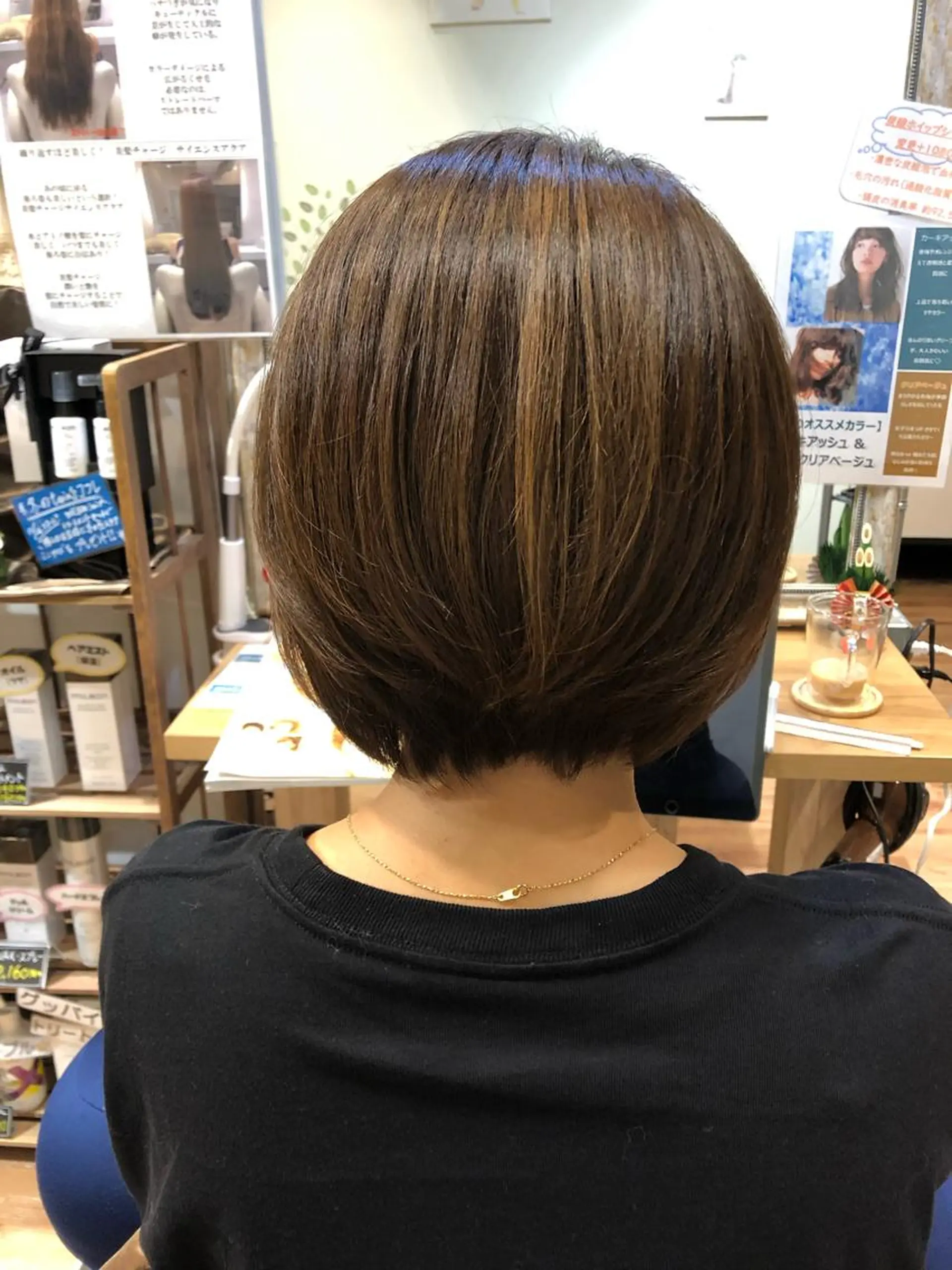 ショート カラー カット ヘアカラー トリートメント 青野 文香のヘアスタイル