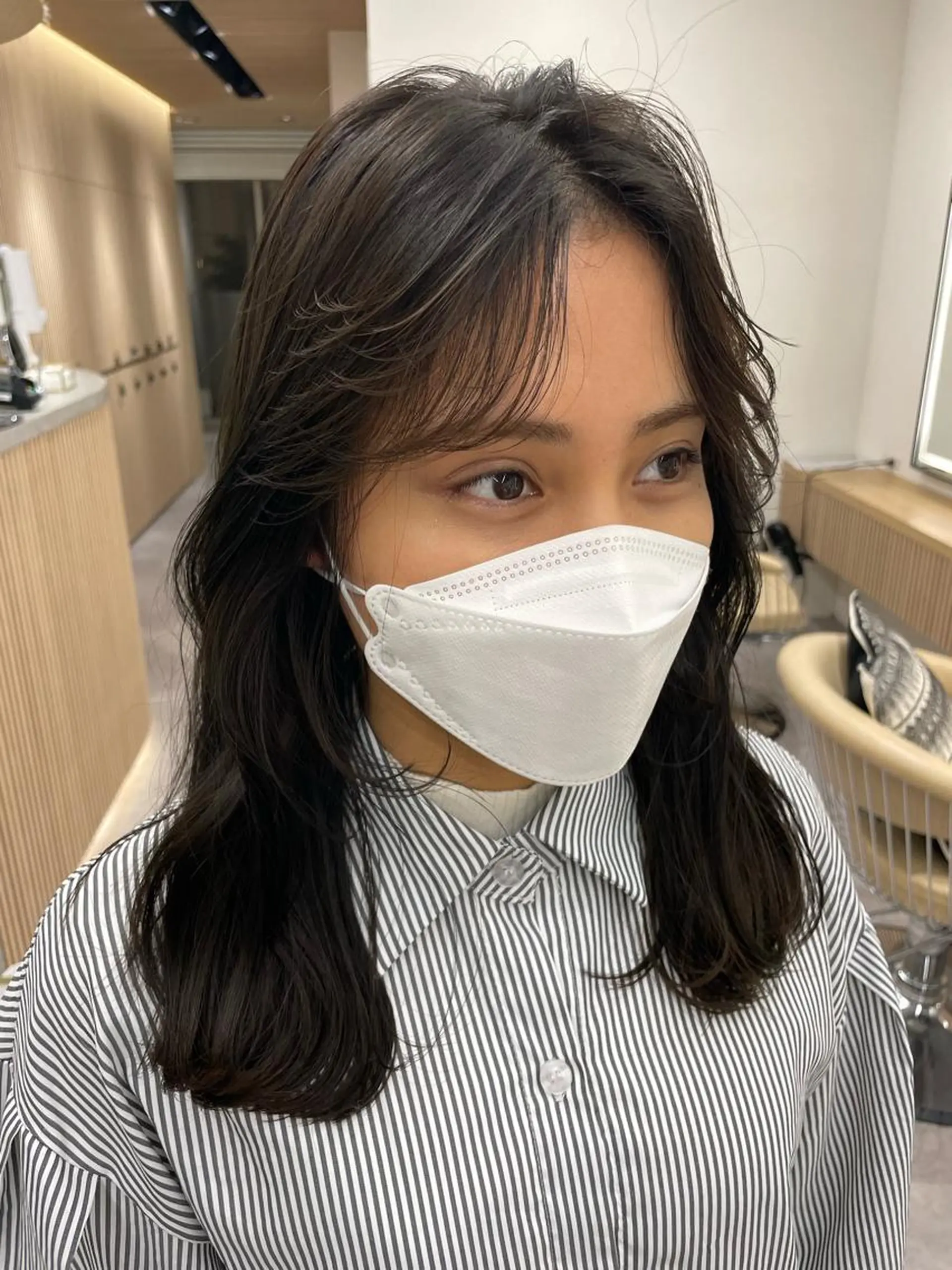 ミディアム カラー パーマ ヘアアレンジ グレージュ カーキグレージュ 韓国風ヘア レイヤー縮毛矯正 ささきすずね💗のヘアスタイル