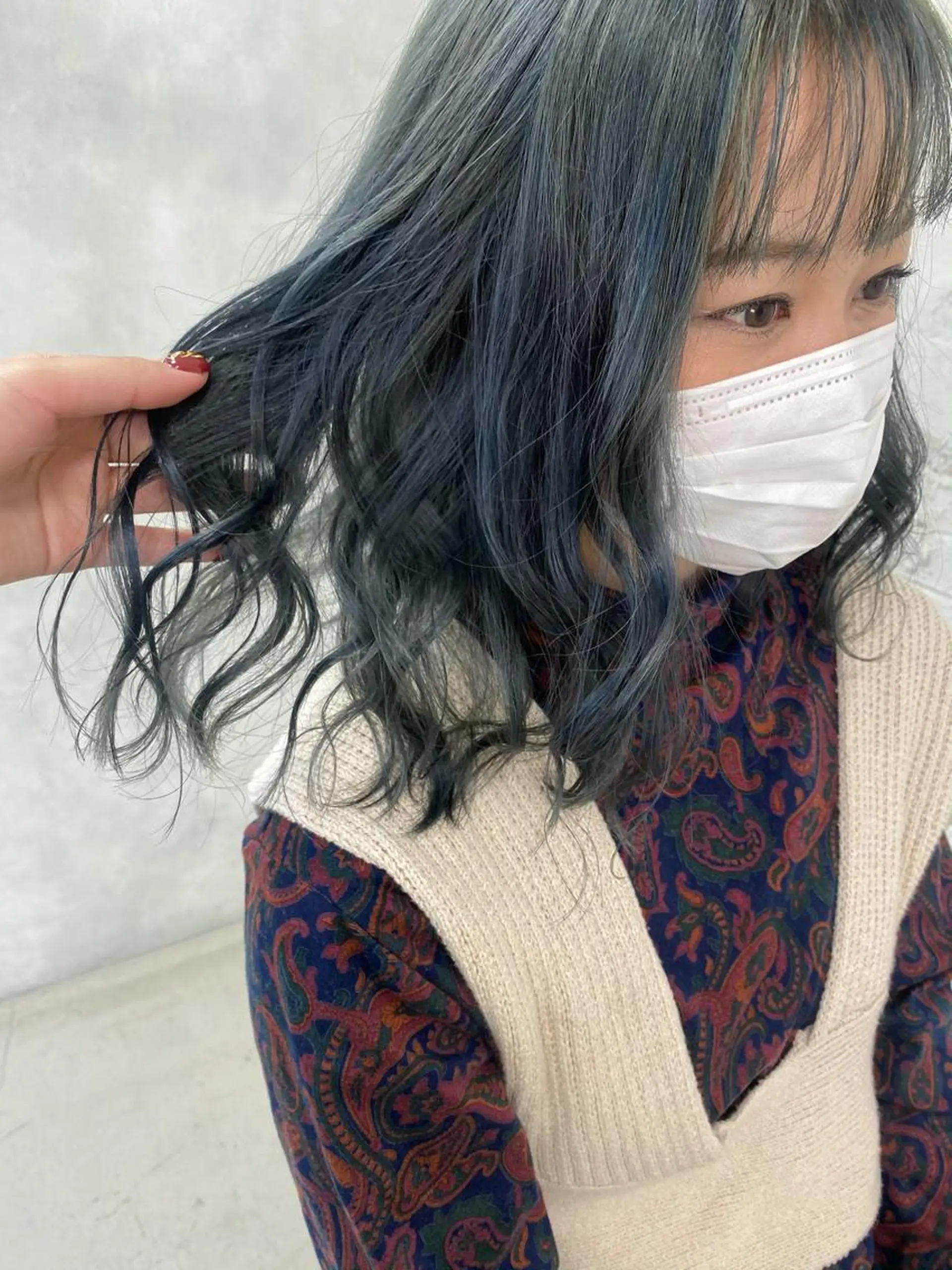 セミロング カラー ブルーカラー 艶ハイトーン👑♡ NATSUKIのヘアスタイル