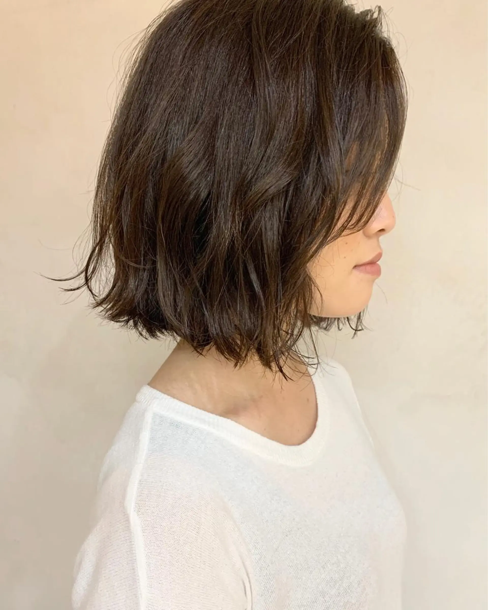 ショート 前下がりボブ ボブ Click所属・クニモトハルナ ボブ/柔らかカラーのヘアスタイル