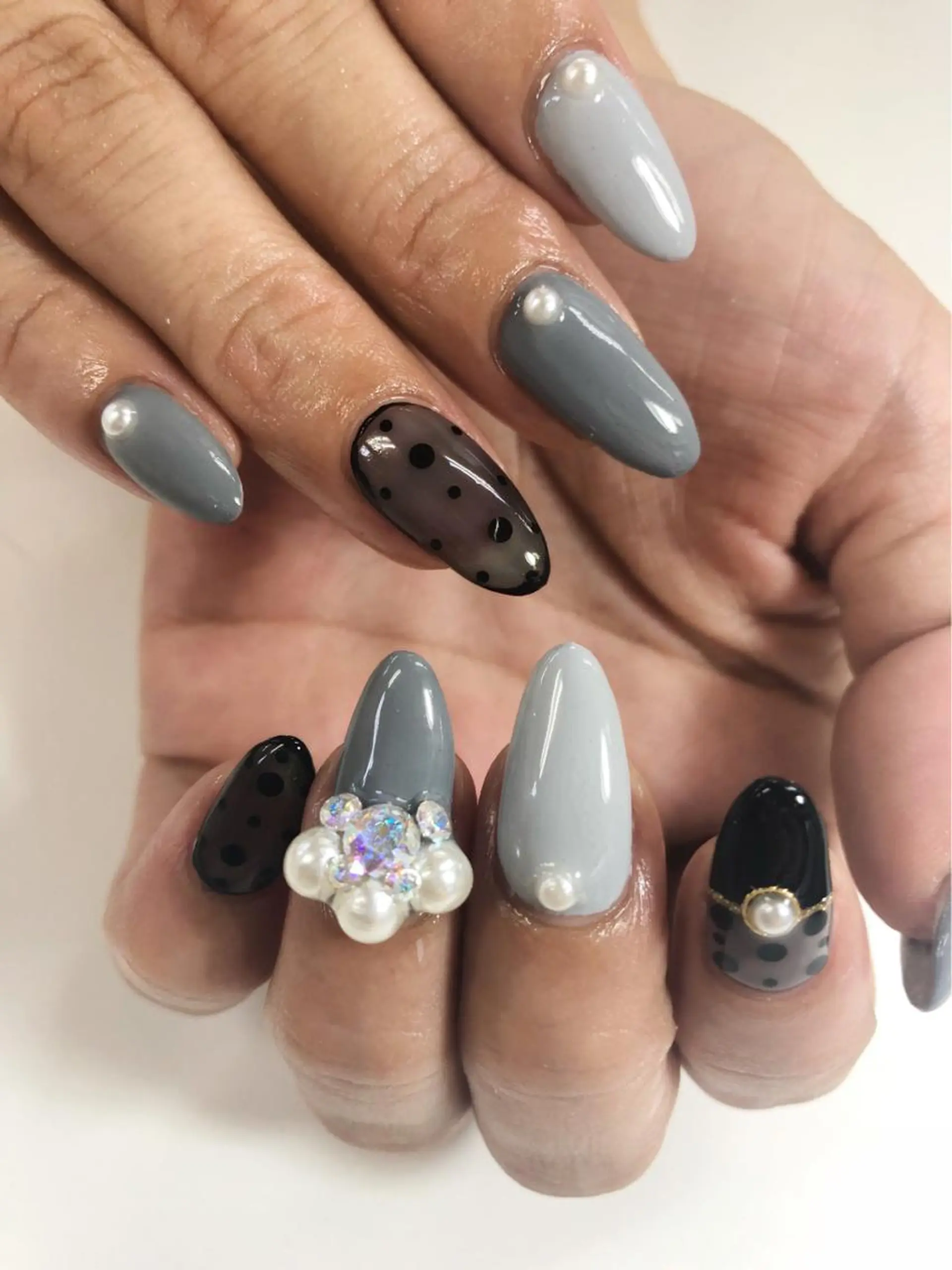 ネイル ストーンネイル Lokahi NAILのネイルデザイン