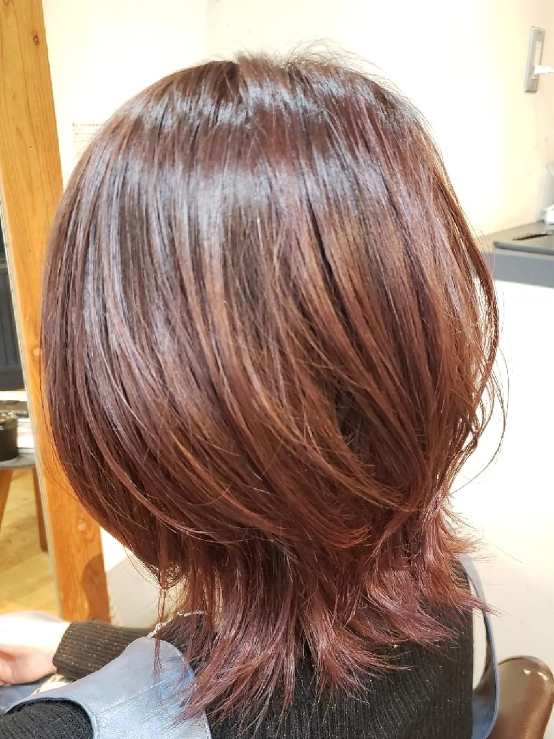 ミディアム カラー レイヤーカット ウルフカット 長岡 健一のヘアスタイル