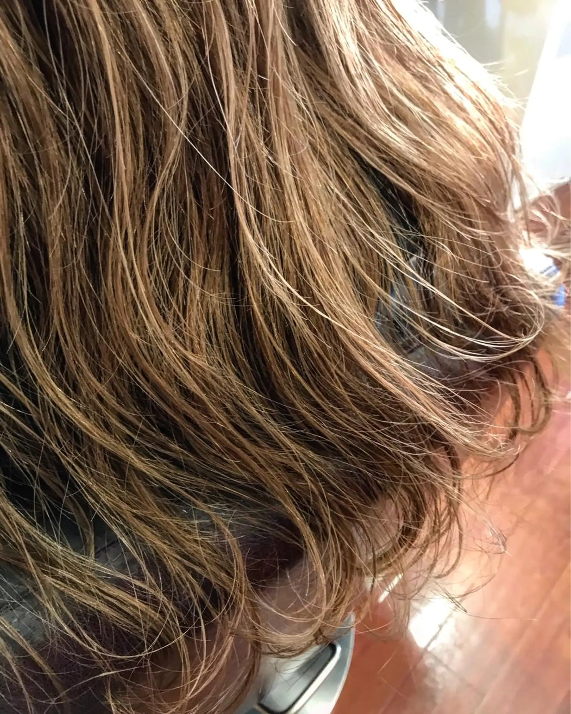 セミロング カラー ヨシダ トオルのヘアスタイル