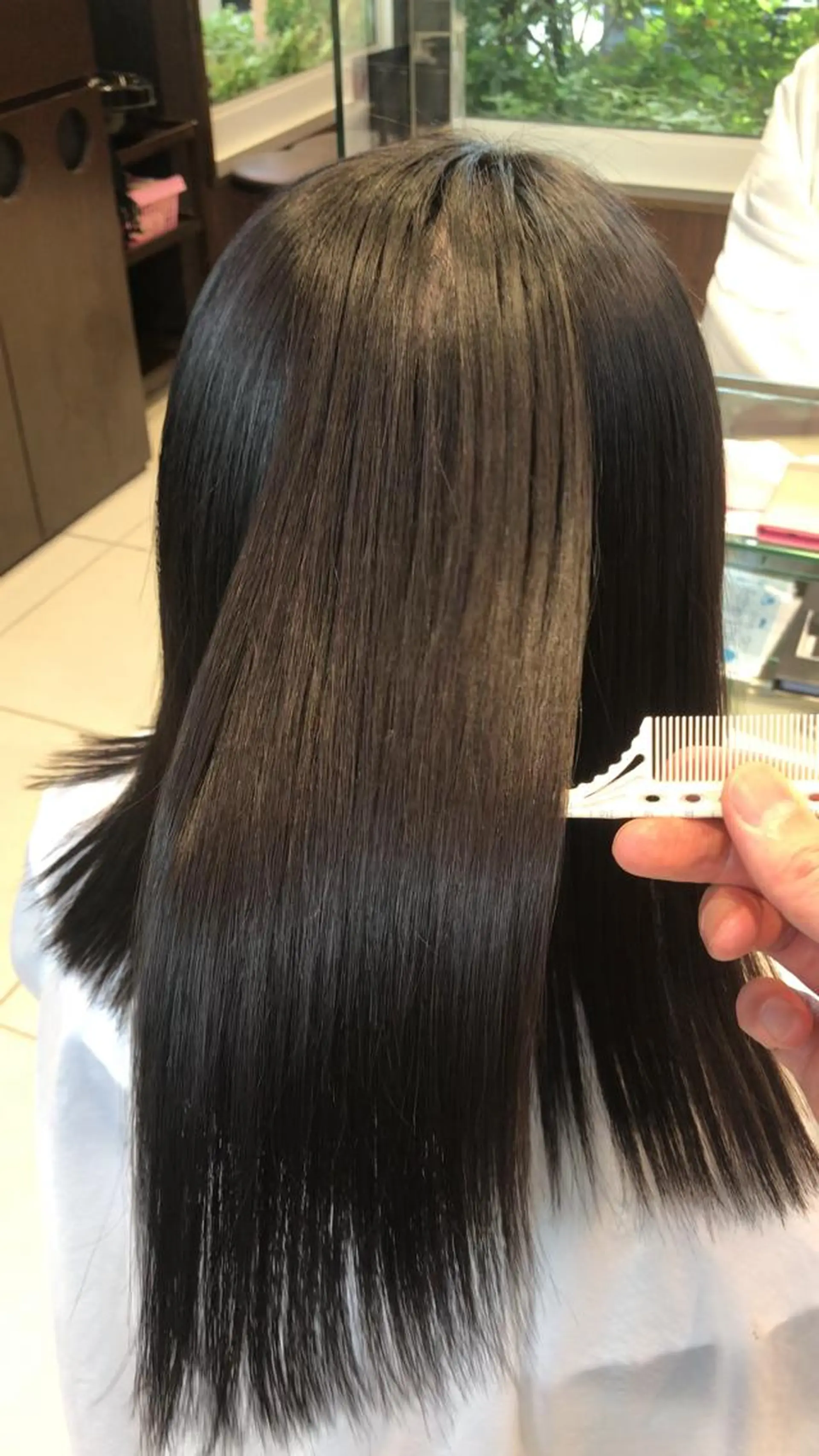 セミロング カット 下條 真のヘアスタイル