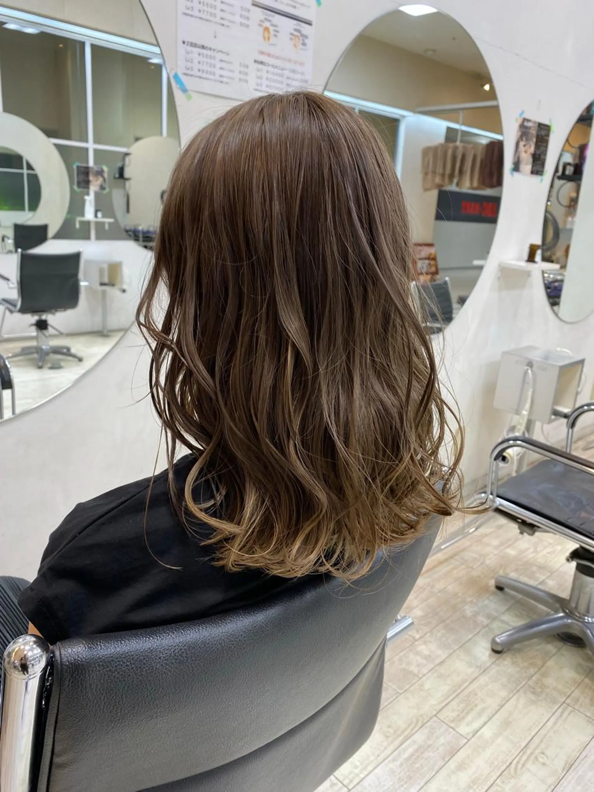 セミロング カラー アッシュ ベージュカラー LANDS所属・🪐LANDS🪐 福垣 海也のヘアスタイル