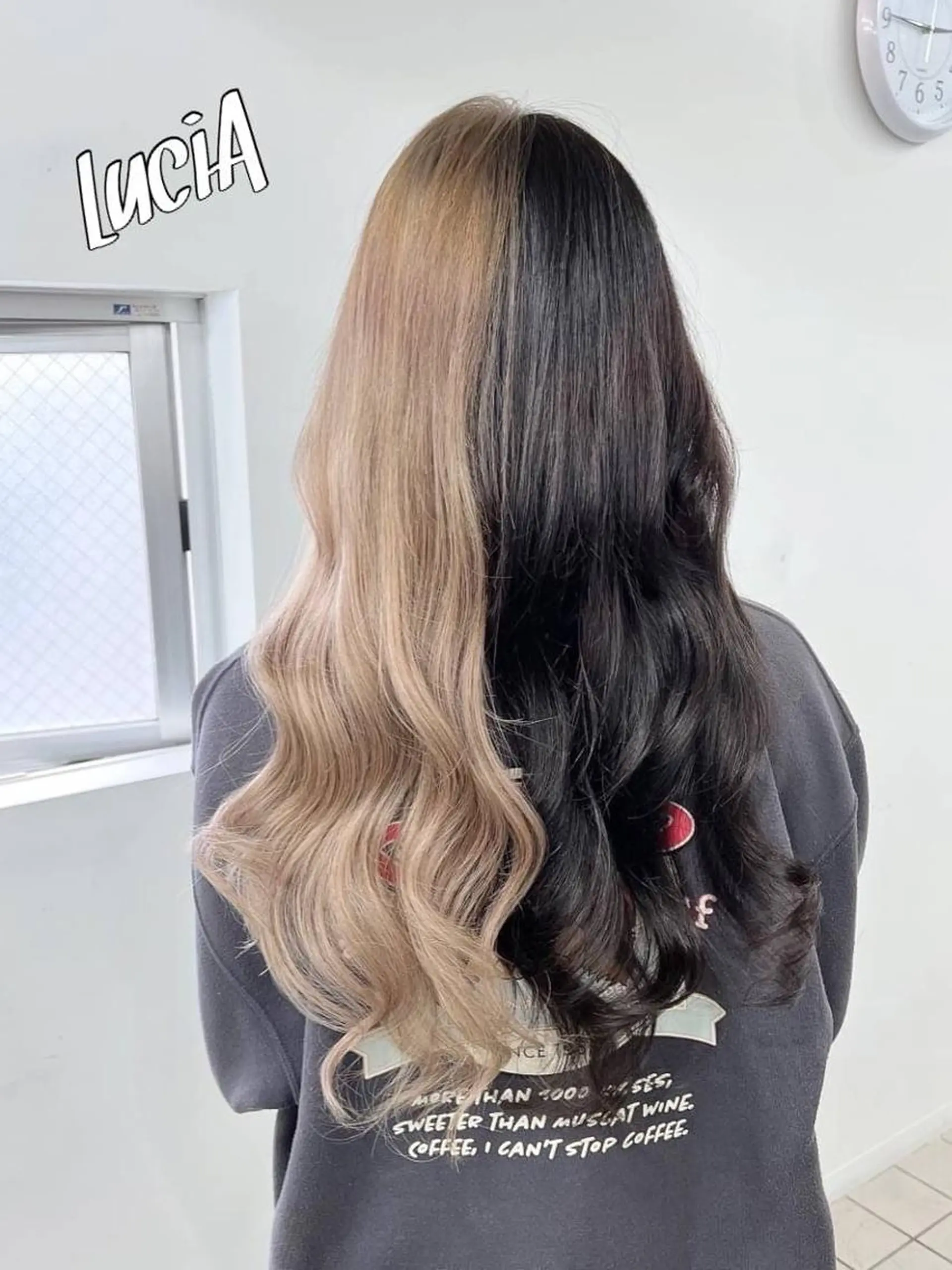 ロング カラー エクステ LuciAのヘアスタイル