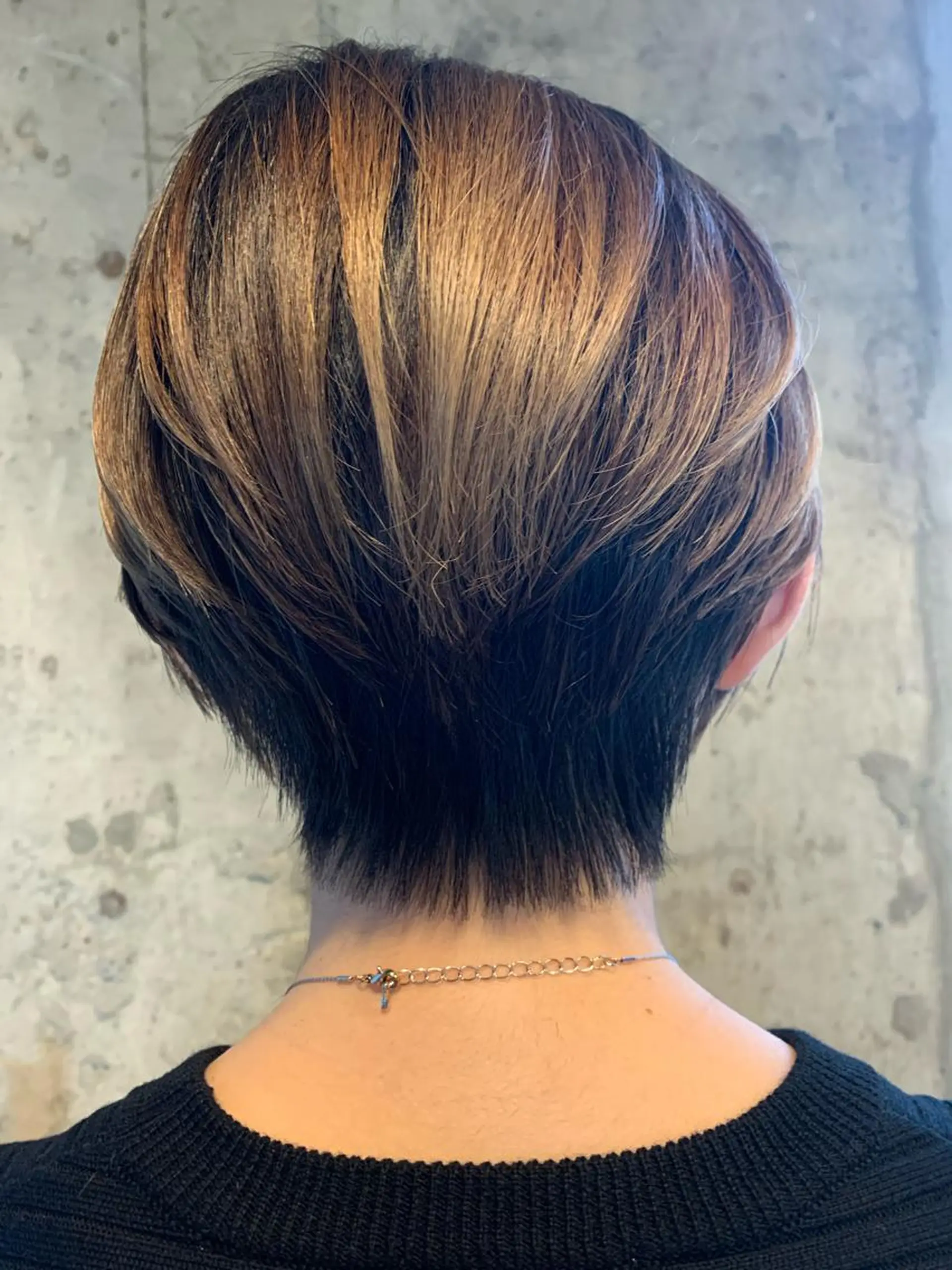 ショート Asti blanche所属・ブリーチなしWカラー /地毛風/小林凪沙のヘアスタイル