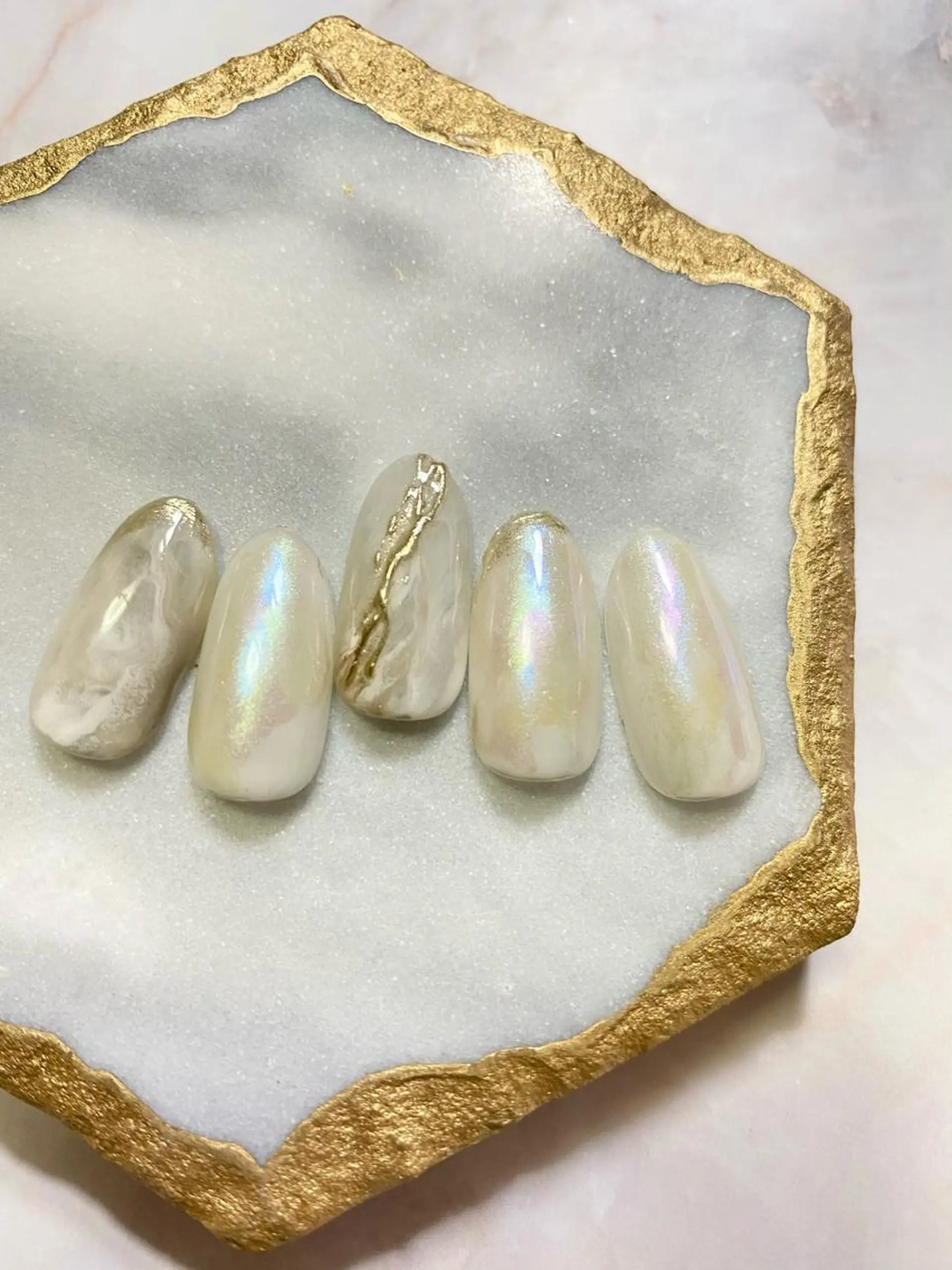 ネイル アートネイル オーロラネイル ニュアンスネイル beauty ☪︎moonのネイルデザイン