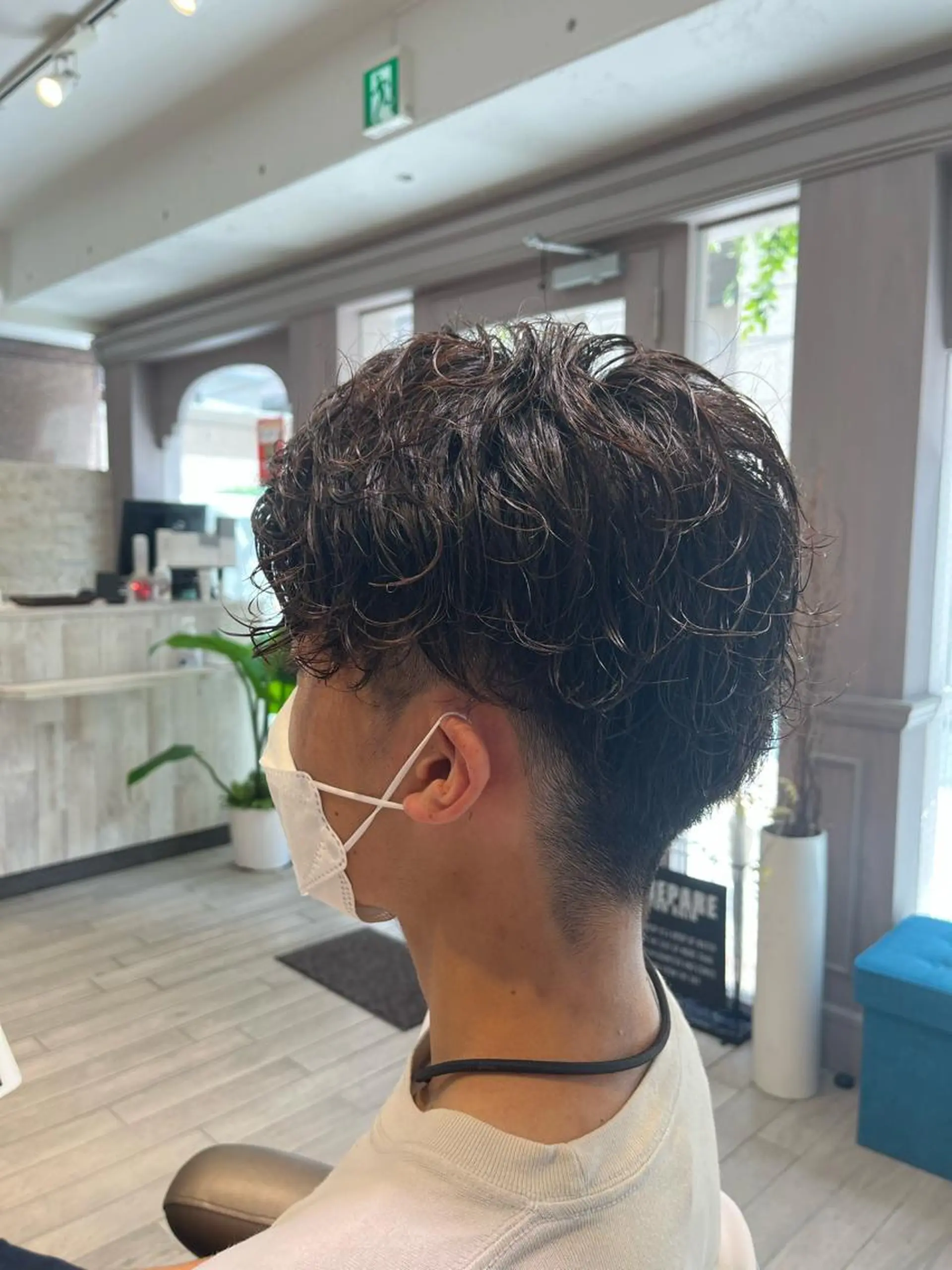 ミディアム ミディアムパーマ 岡本 勇輝のヘアスタイル