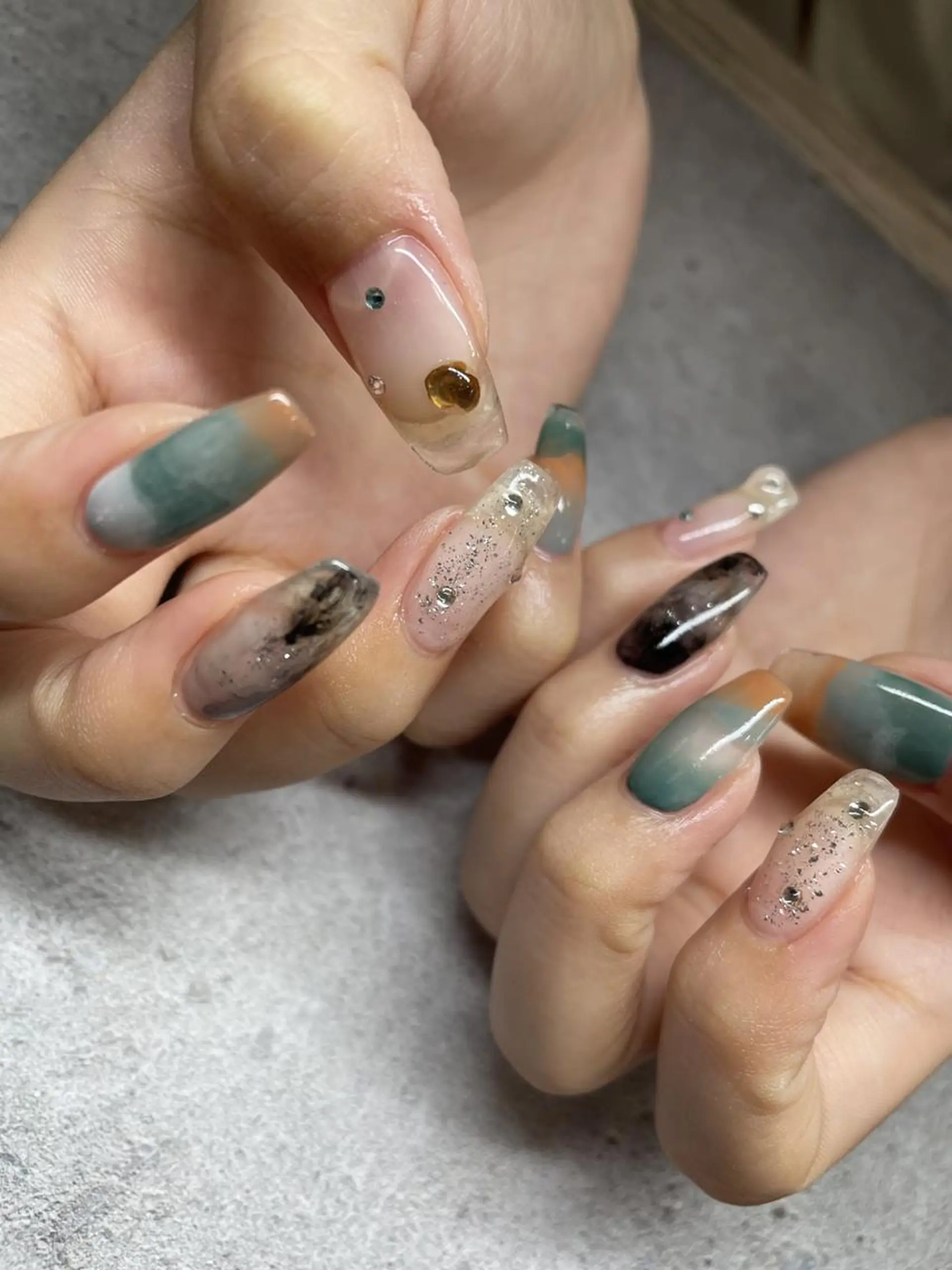 ネイル ニュアンスネイル nail salon Libertyのネイルデザイン