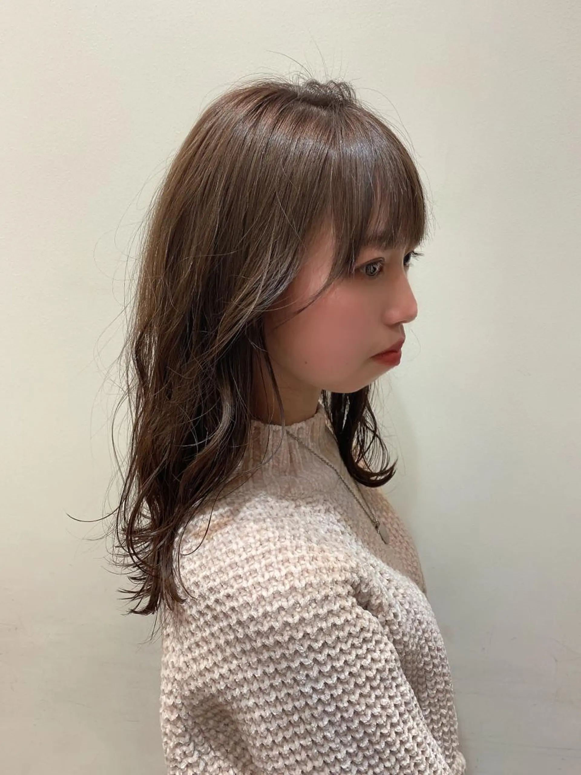 セミロング カラー アッシュ 堀切 舞のヘアスタイル