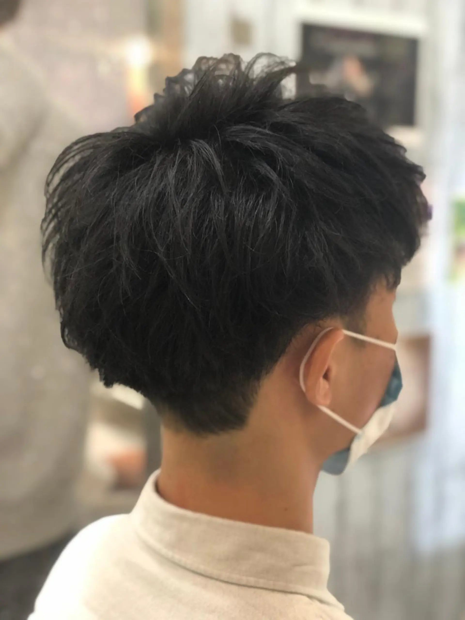 ショート メンズ メンズバレイヤージュ メンズブリーチ メンズハイライト メンズインナーカラー ハイライト カット 髪質改善× ハイライト溝江のヘアスタイル