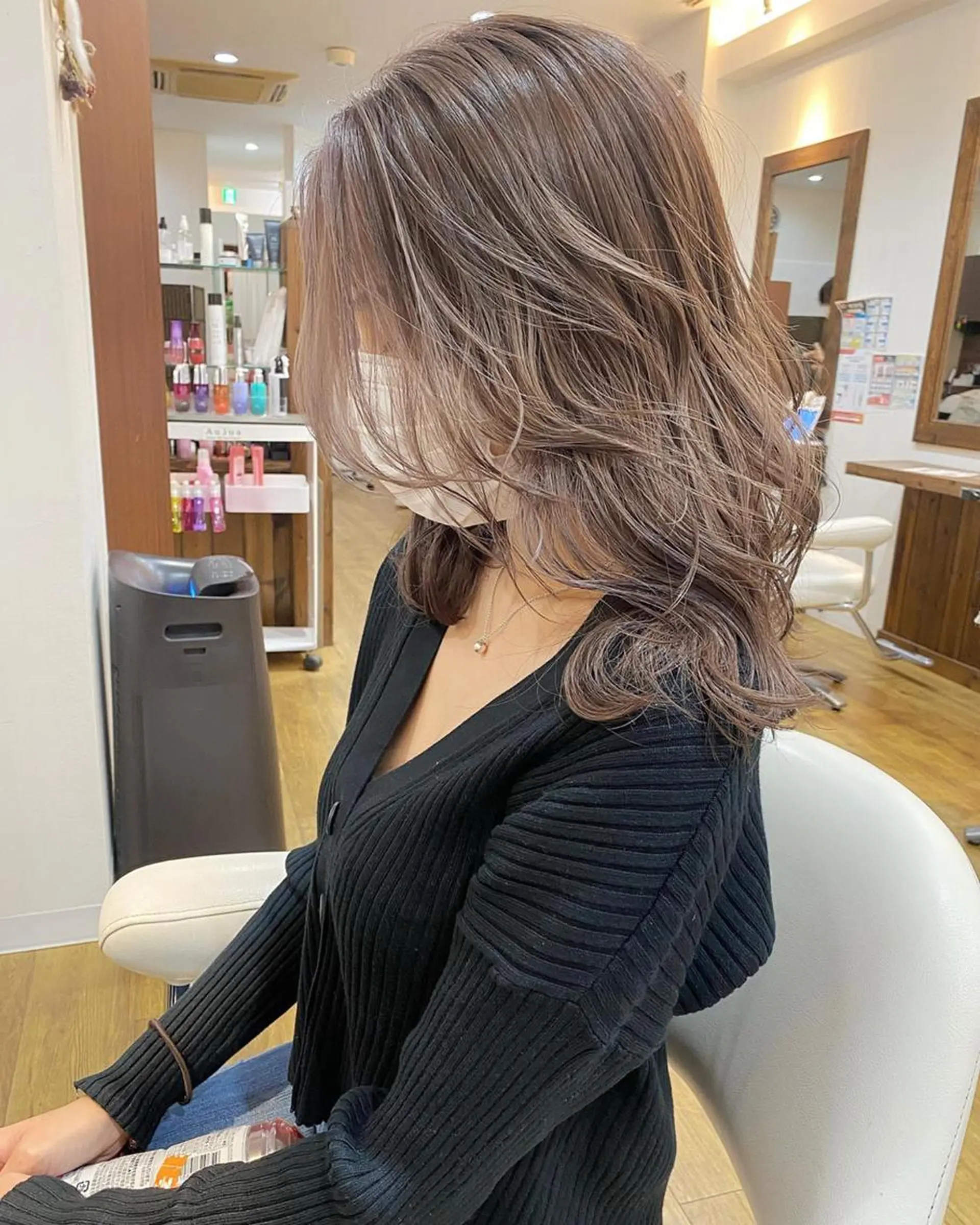 ロング カラー バレイヤージュ ベージュカラー ブリーチ 透明感カラー グラデーションカラー 横浜ブリーチムラ直し ハイトーン/ブリーチのヘアスタイル
