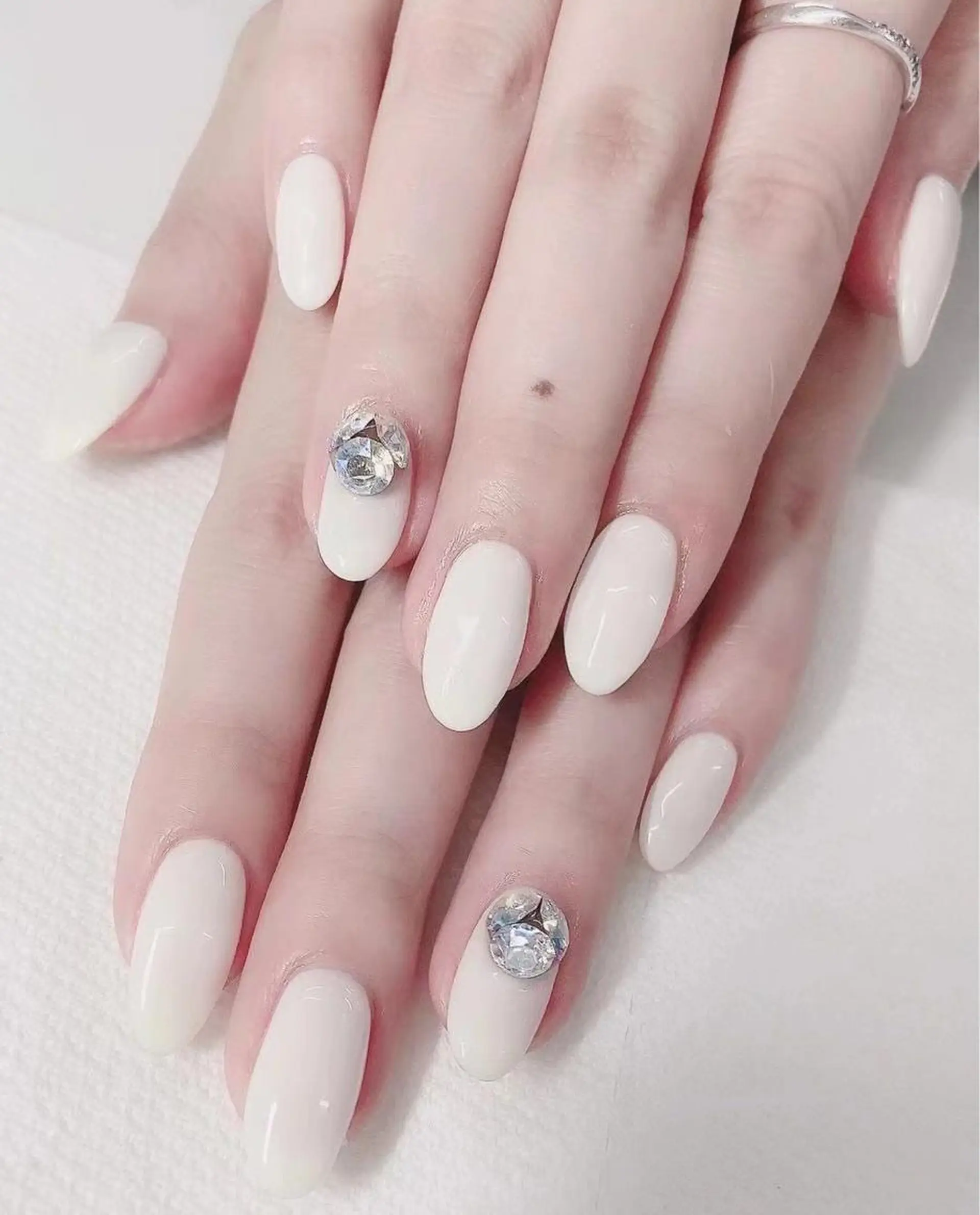 ネイル I-nailロング /ワンホン/キラキラのネイルデザイン