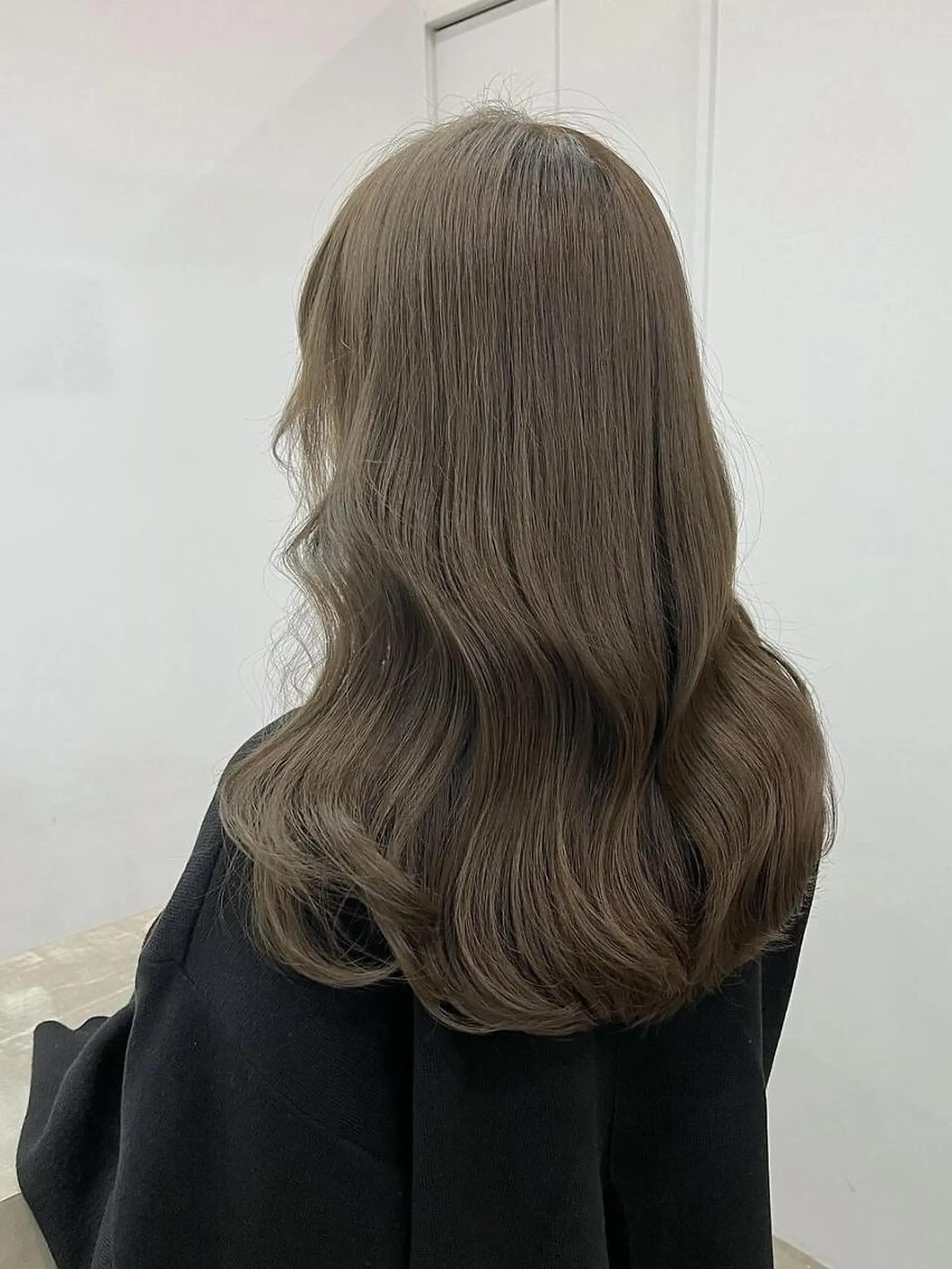 ミディアム カラー ミディアムパーマ バレイヤージュ ブリーチ ケアブリーチ ダブルカラー カット ヘアカラー Nought etre 西金沢のヘアスタイル