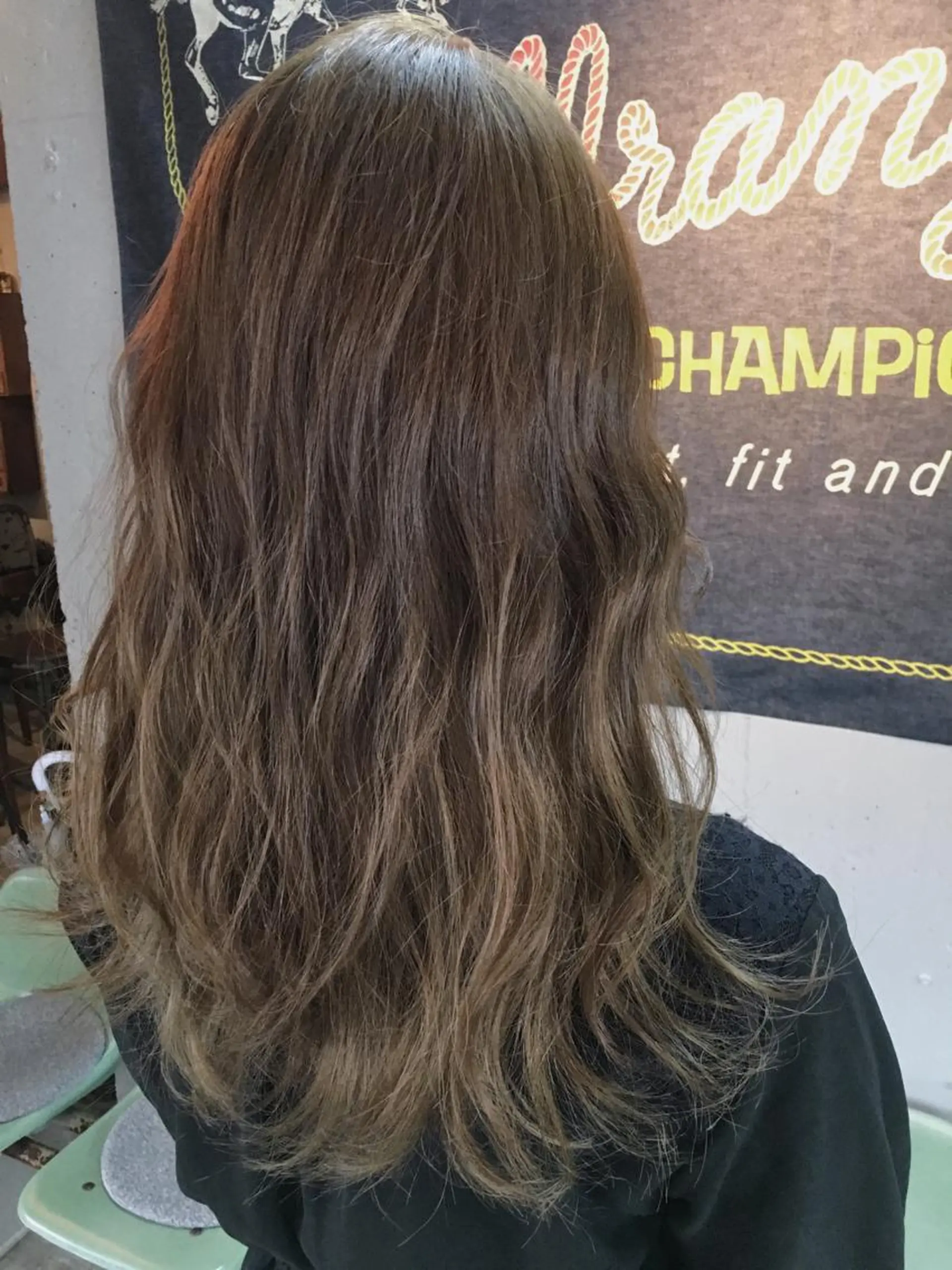 ロング カラー グラデーションカラー ハイライトカラー ハイライト 代表 中島貴志のヘアスタイル