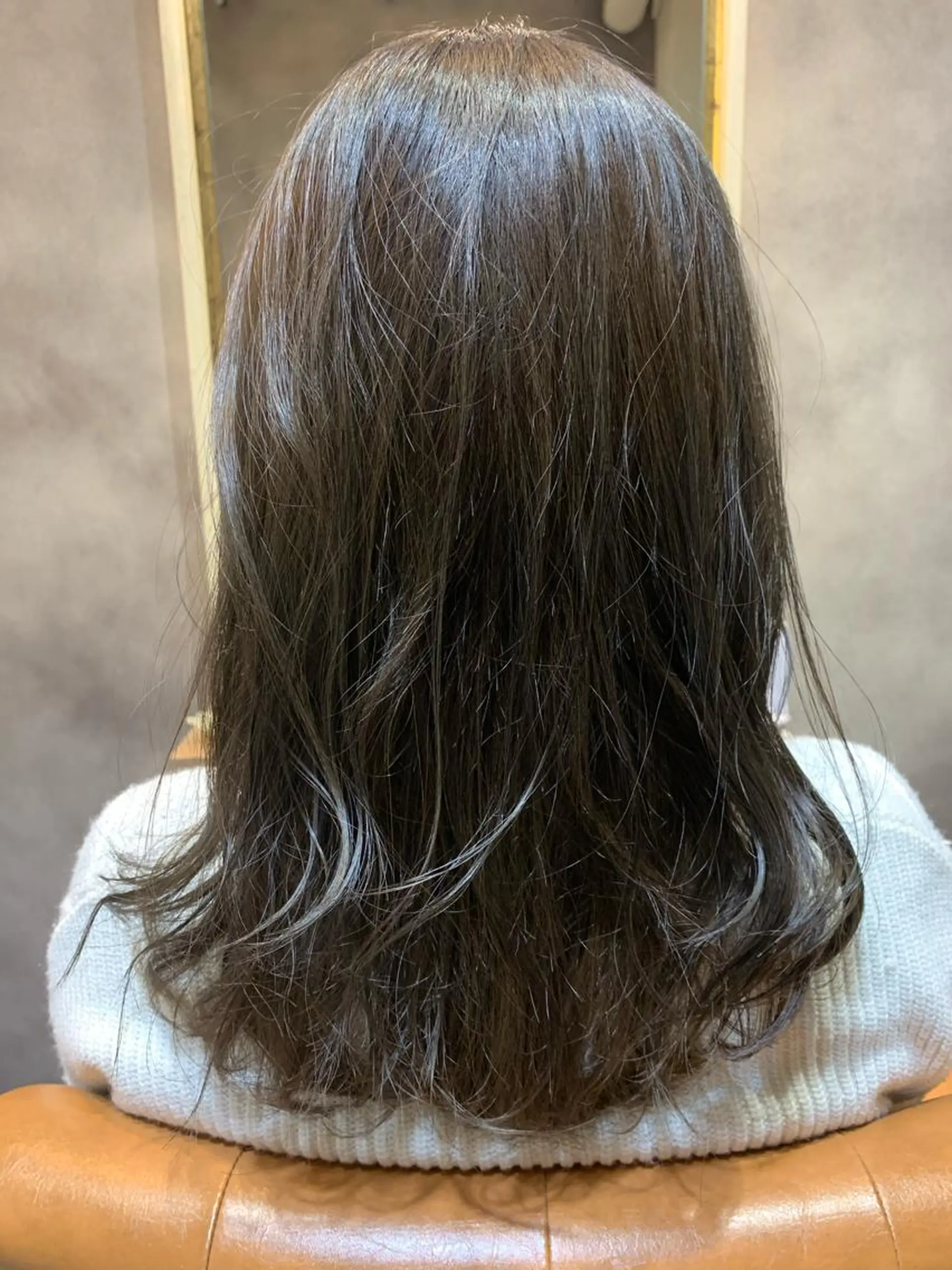 セミロング CHIC 岩下真衣のヘアスタイル