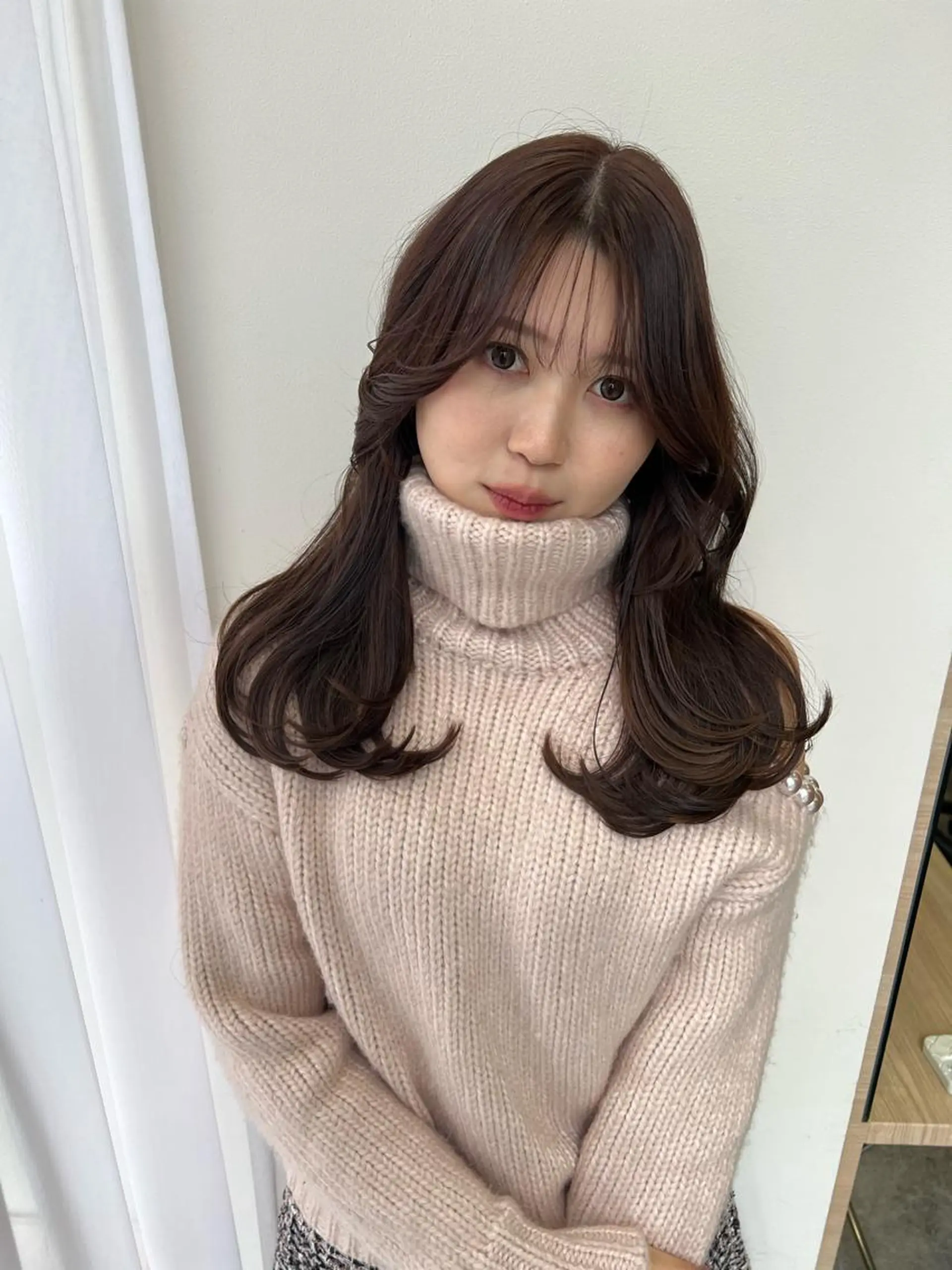 セミロング ioe 岡本のヘアスタイル