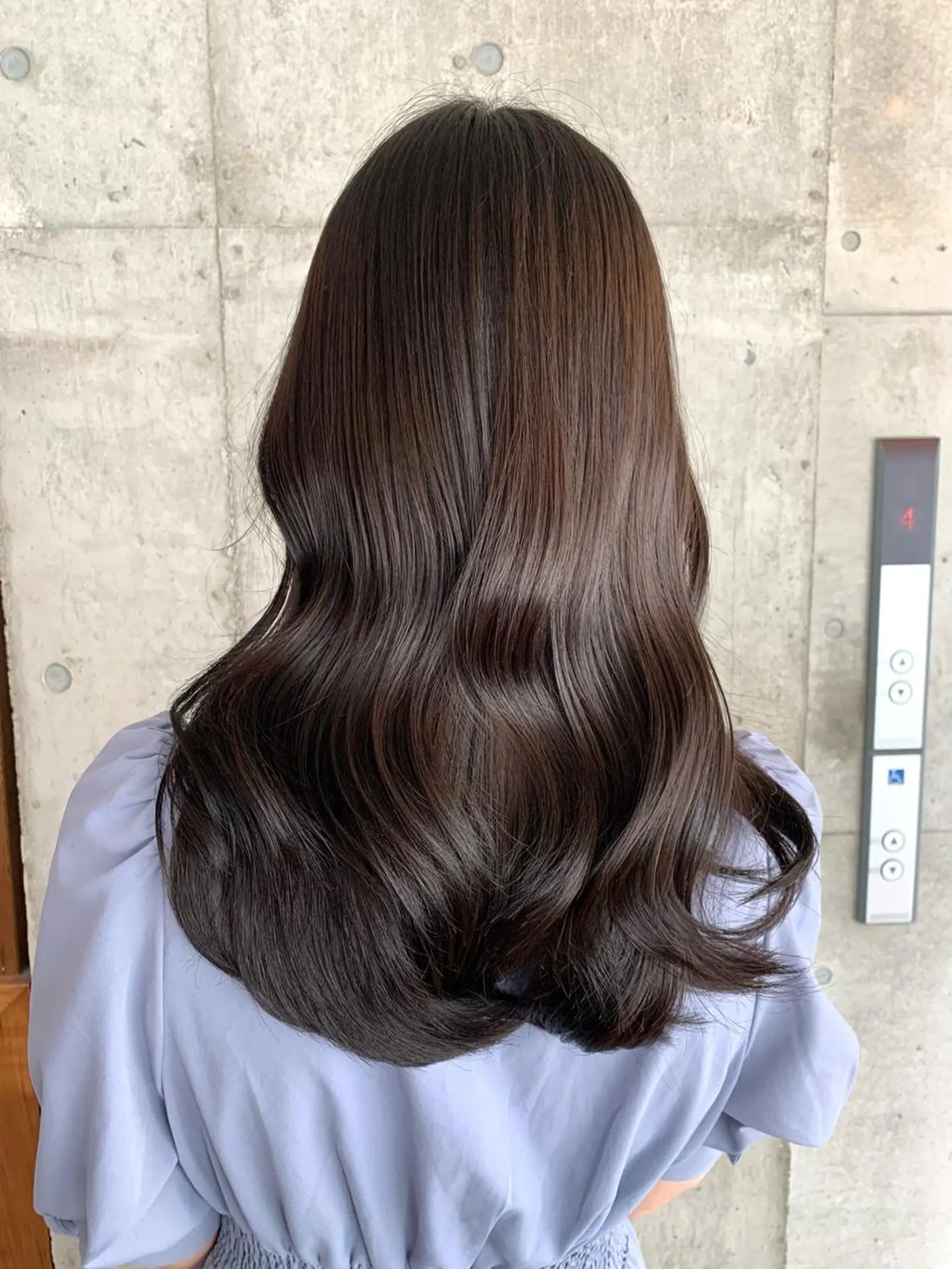 セミロング カラー 🌷横浜/レイヤー /艶カラー🌷のヘアスタイル