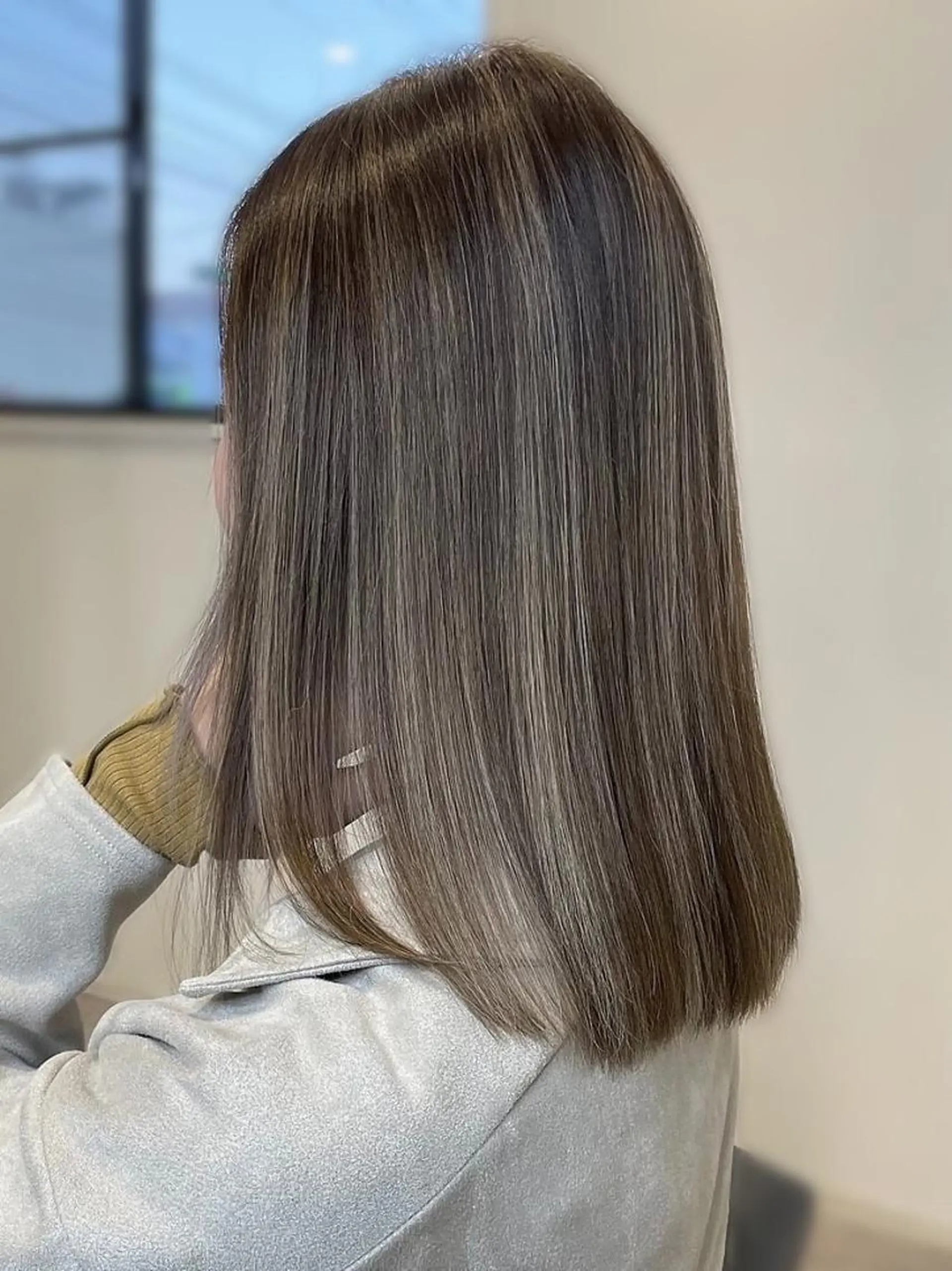 ミディアム カラー カット 縮毛矯正 🫧美髪矯正/ 髪質改善/藤平健太のヘアスタイル