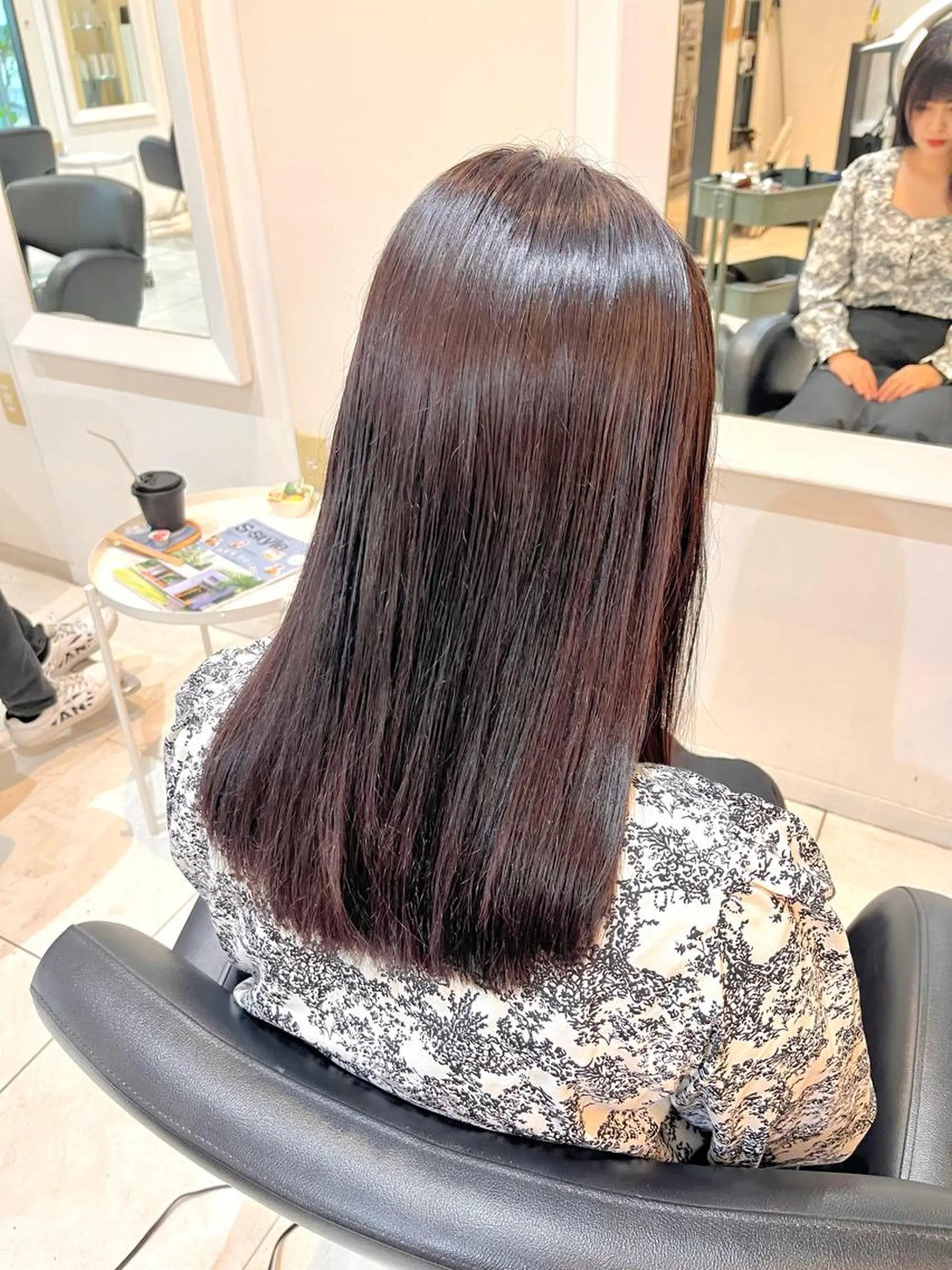 ロング カラー パーマ ブラウンカラー レッドカラー レッドブラウン ストレートパーマ くさかみさき🌼暖色 /耳つぼ/オタク🌼のヘアスタイル