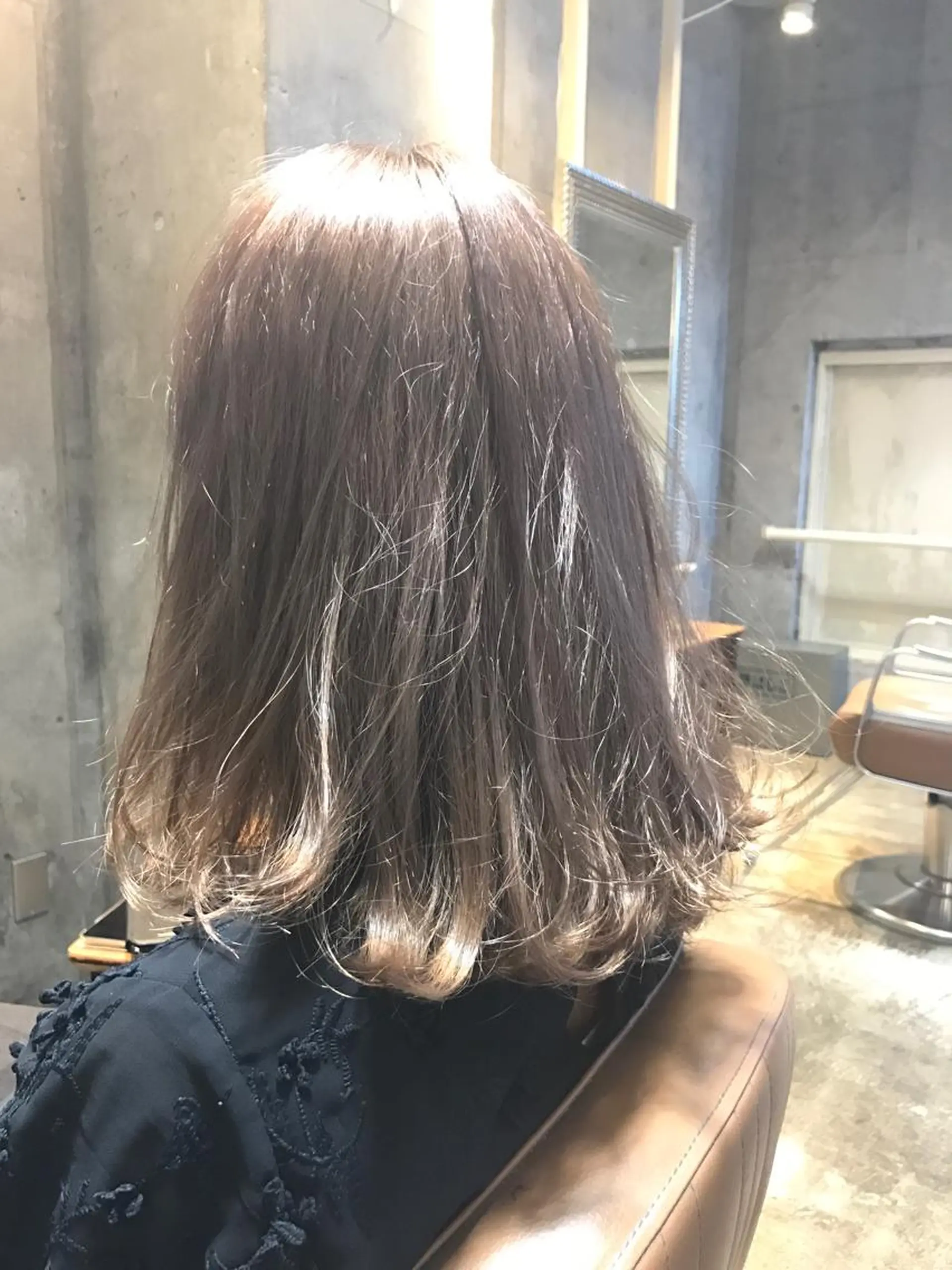 ミディアム カラー パーマ ヘアアレンジ メンズ ネイル マツエク・マツパ ベージュカラー ダブルカラー ホワイトベージュ ホワイト サロンドミルク 原宿のヘアスタイル