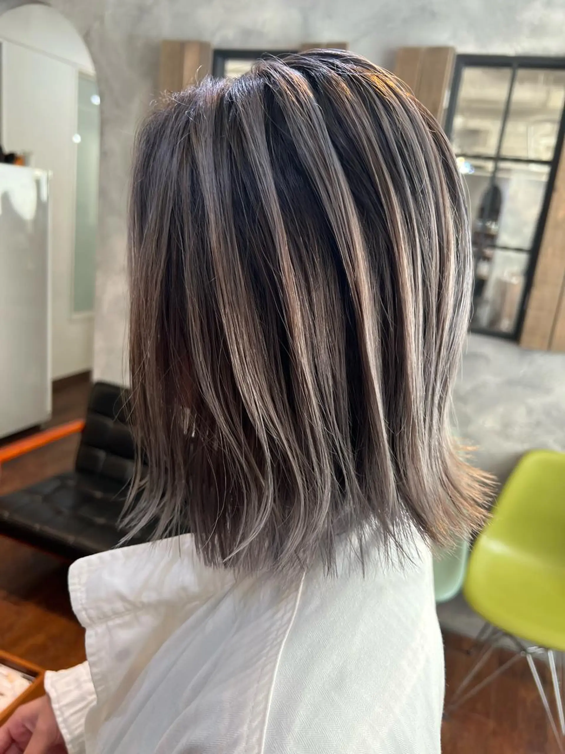 ミディアム 外国人風カラー ハイライト レイヤーカット 「ヲタクに美容室は難しい。」所属・インナーカラー🦔 🐾KEISUKEのヘアスタイル