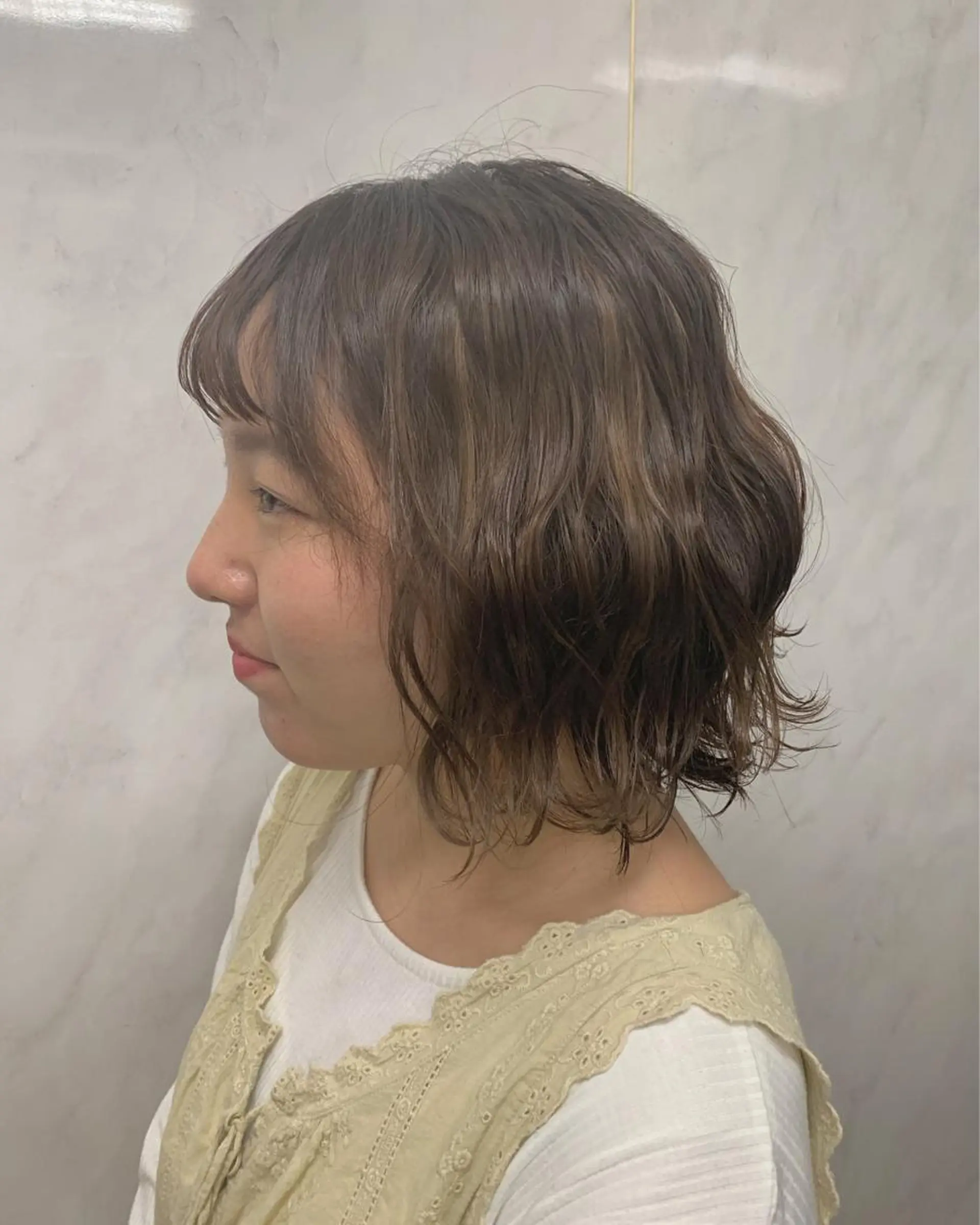 ショート ボブ ハイライト ヘアカラー 袴田 伊代のヘアスタイル