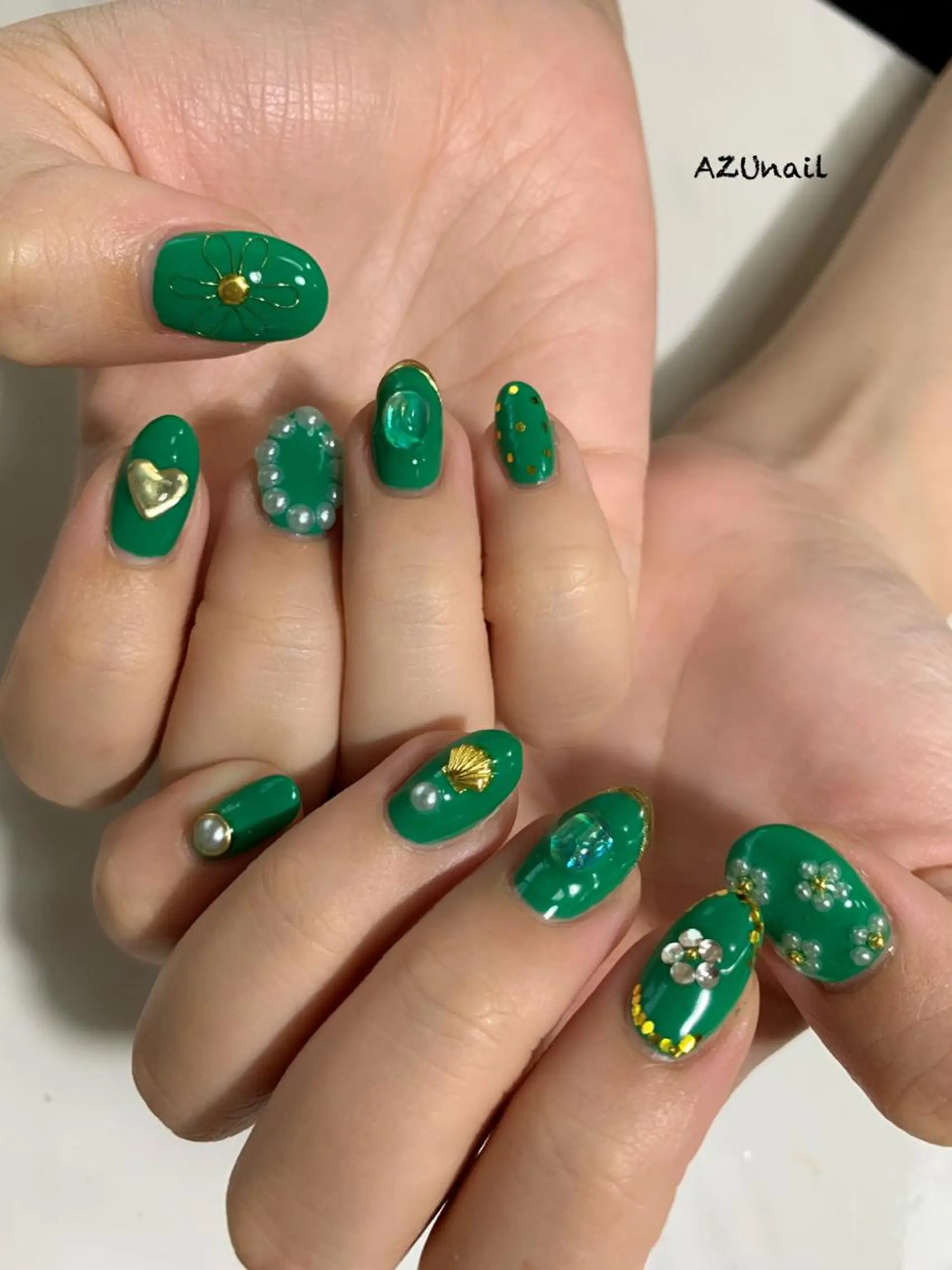 ネイル AZU nailのネイルデザイン