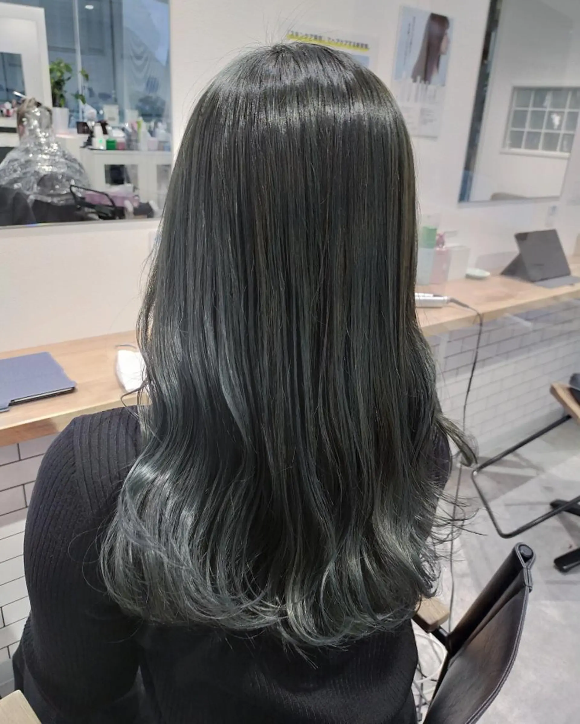 ロング カラー グレージュ オリーブグレージュ オリーブグレー JIL BLAN 京都所属・RU RIのヘアスタイル