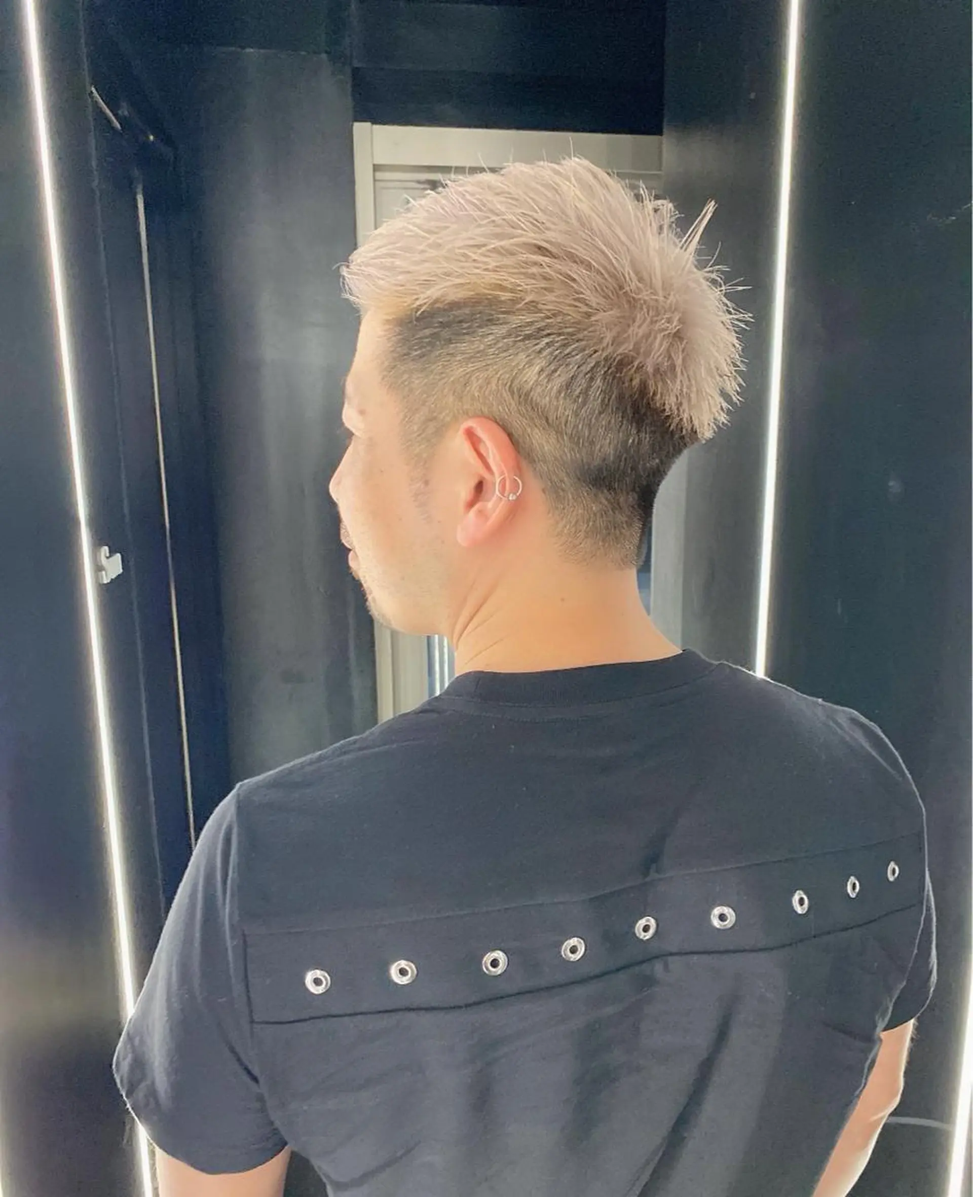 ショート カラー メンズ 森本 笑のヘアスタイル