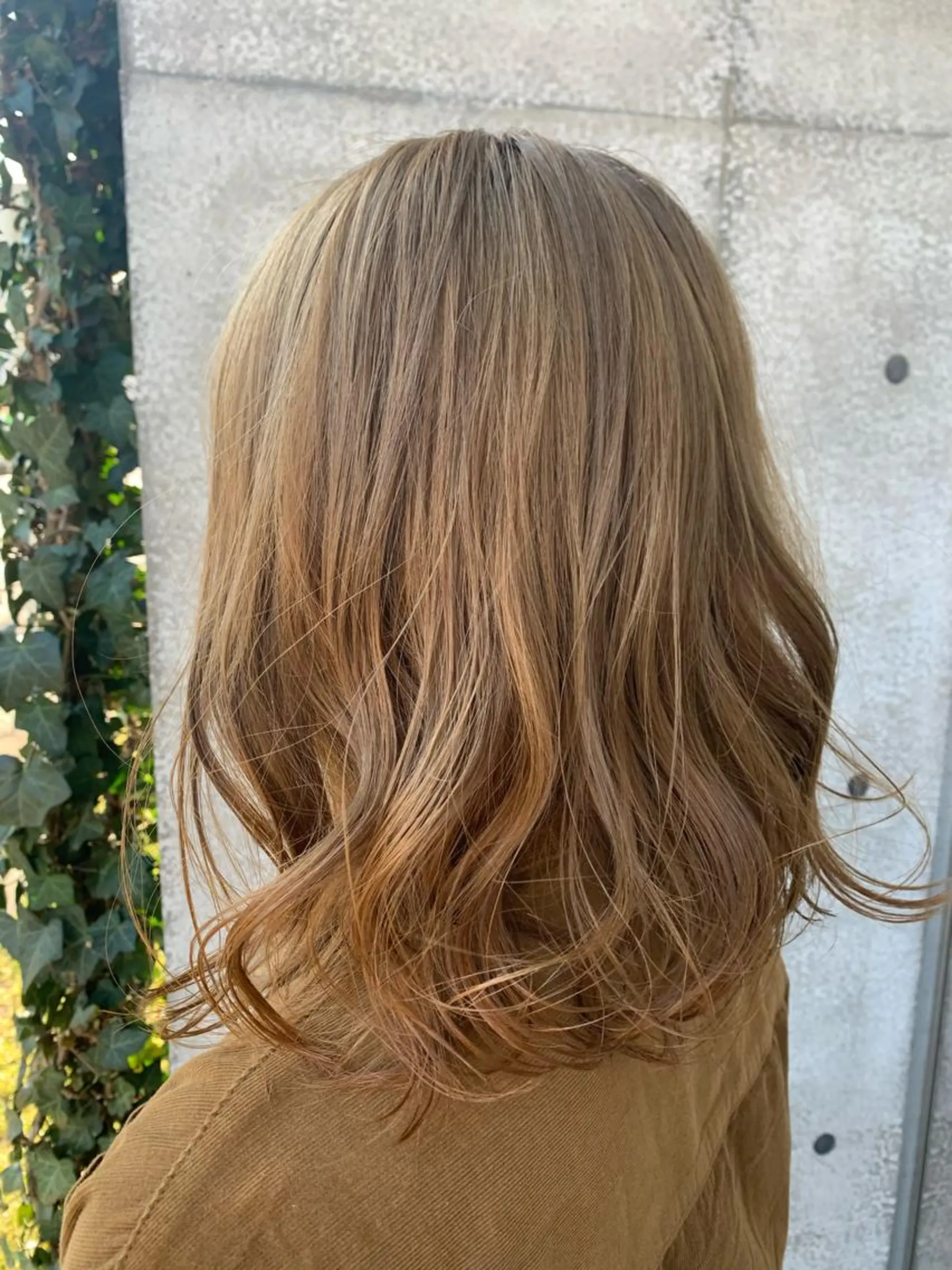 ミディアム 顔周り/暗髪カラー /アベ マホのヘアスタイル