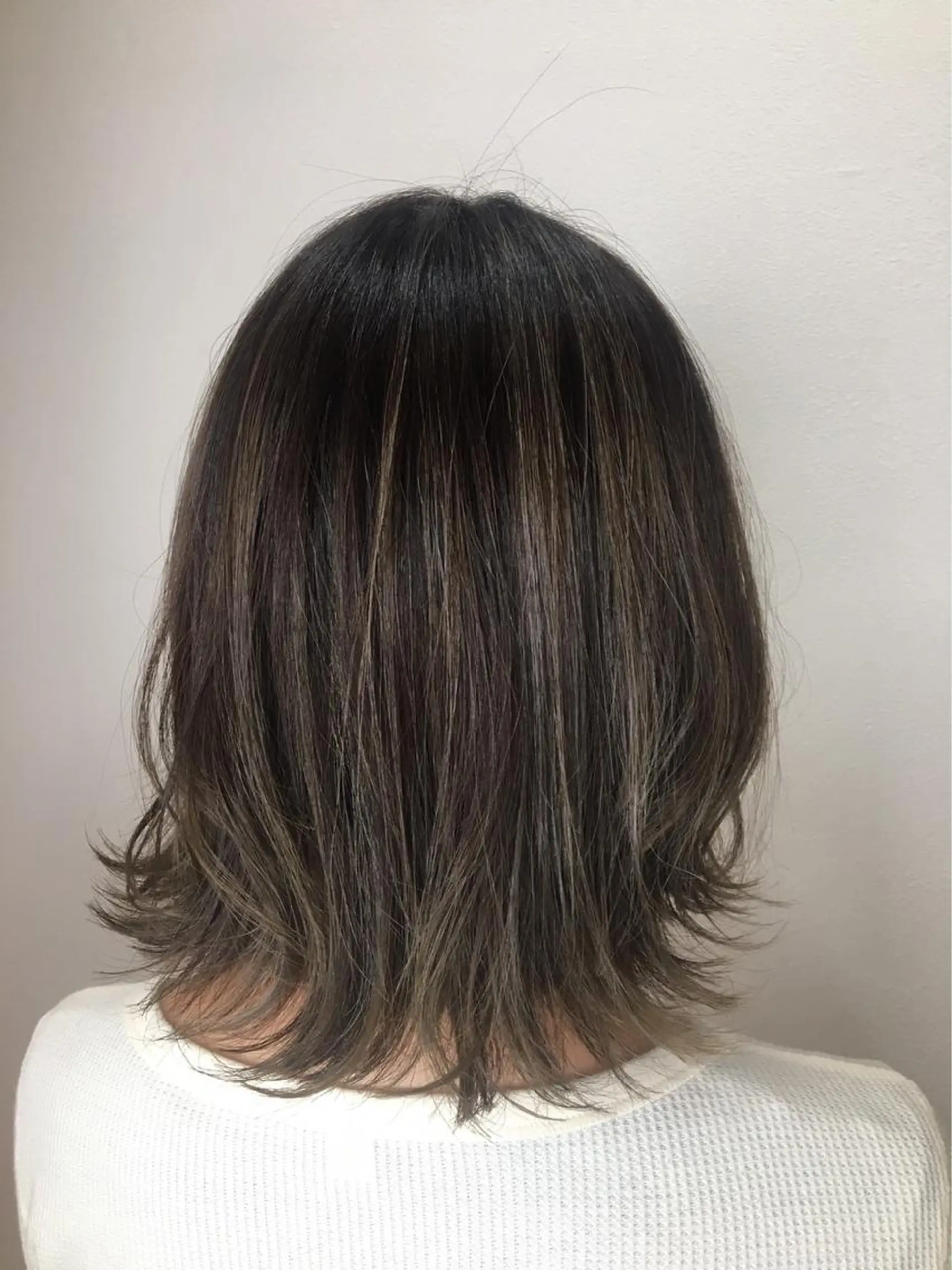 ミディアム カラー パーマ ヘアアレンジ メンズ キッズ マツエク・マツパ メンズハイライト ベージュカラー ハイライトカラー ハイライト Luela堅田所属・田中 裕士のヘアスタイル