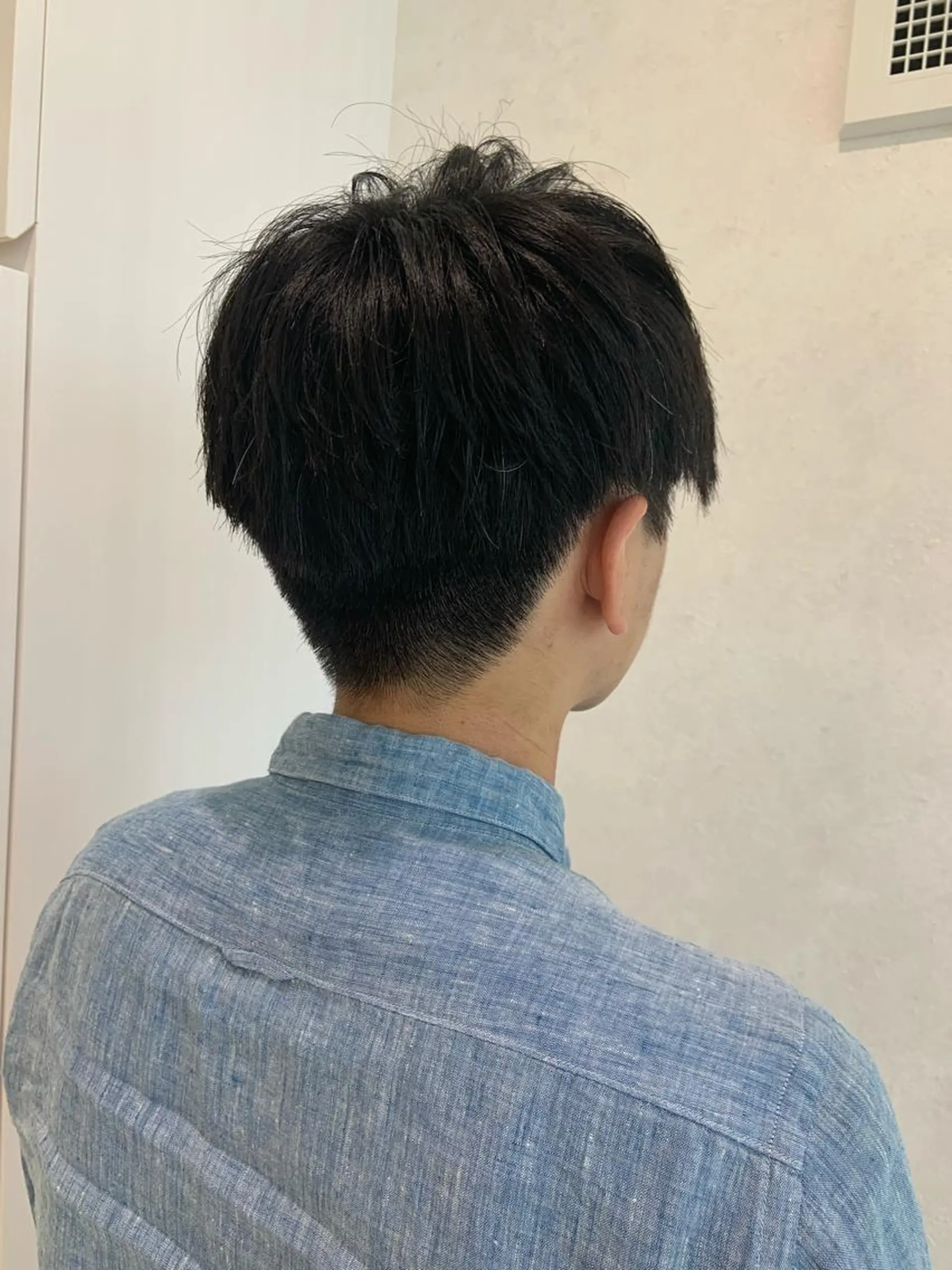 ショート メンズ ハイトーンカラー🤍 山下 優華のヘアスタイル