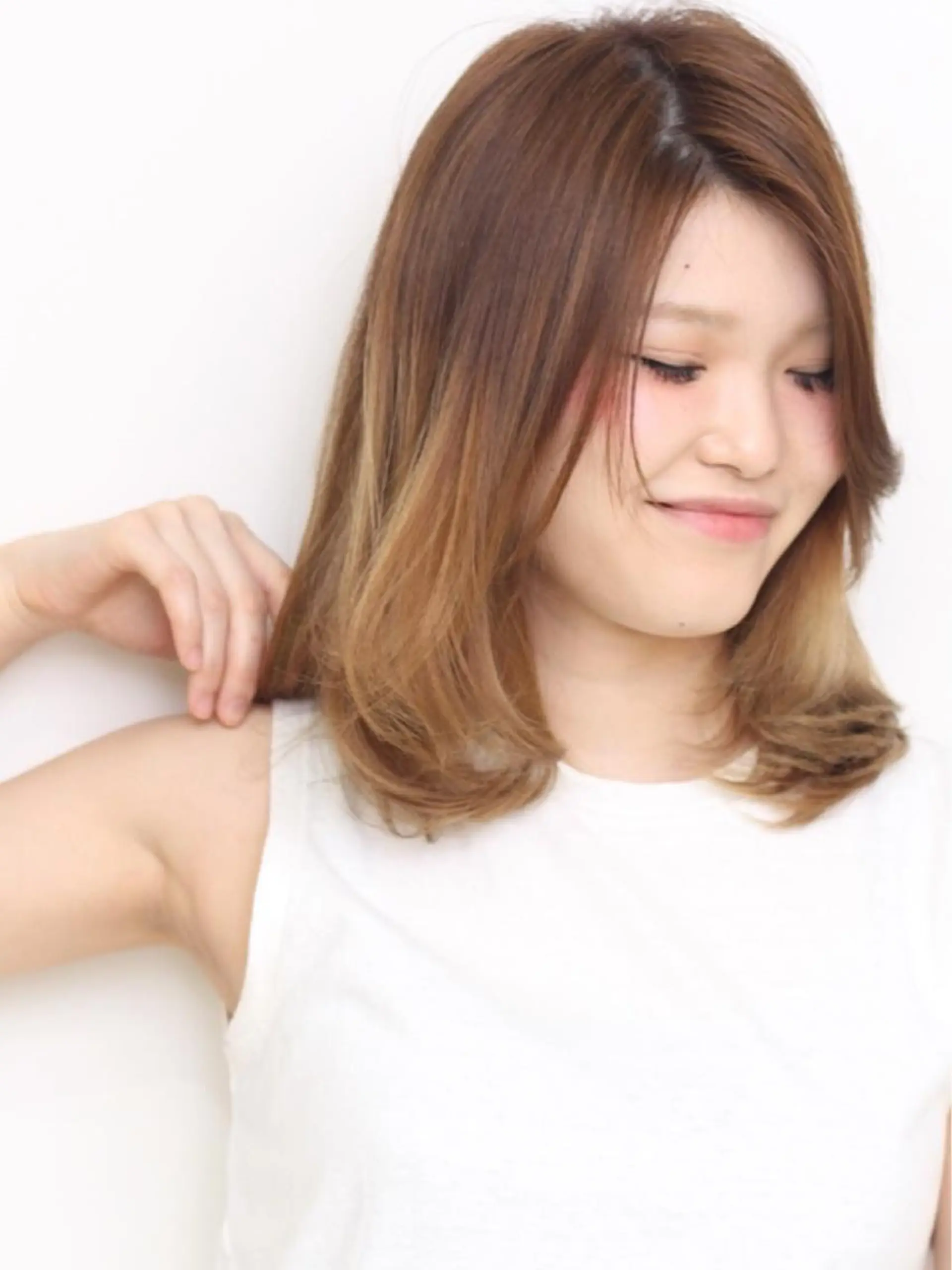 ミディアム 中林 由佳のヘアスタイル