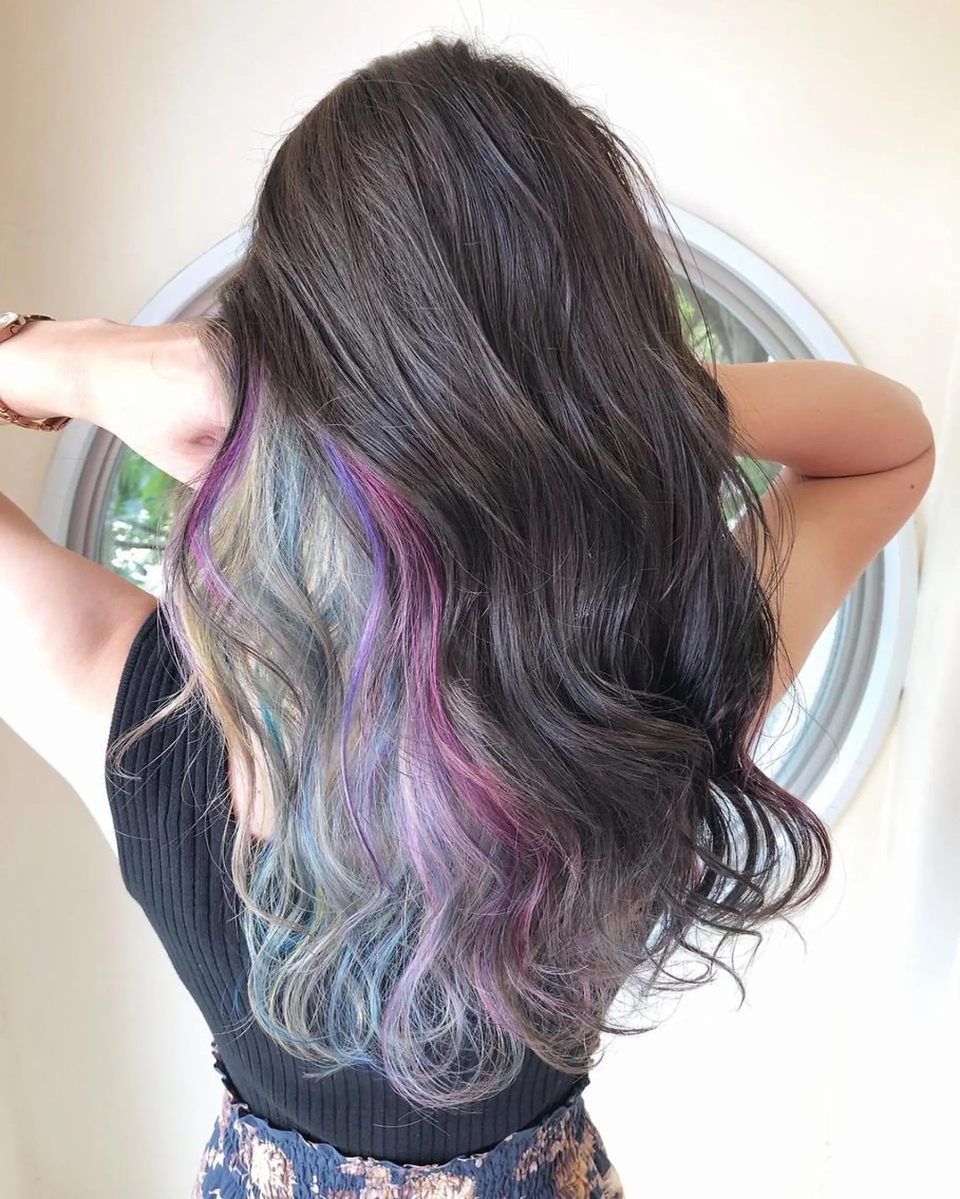 ロング カラー 上霜 菜月のヘアスタイル