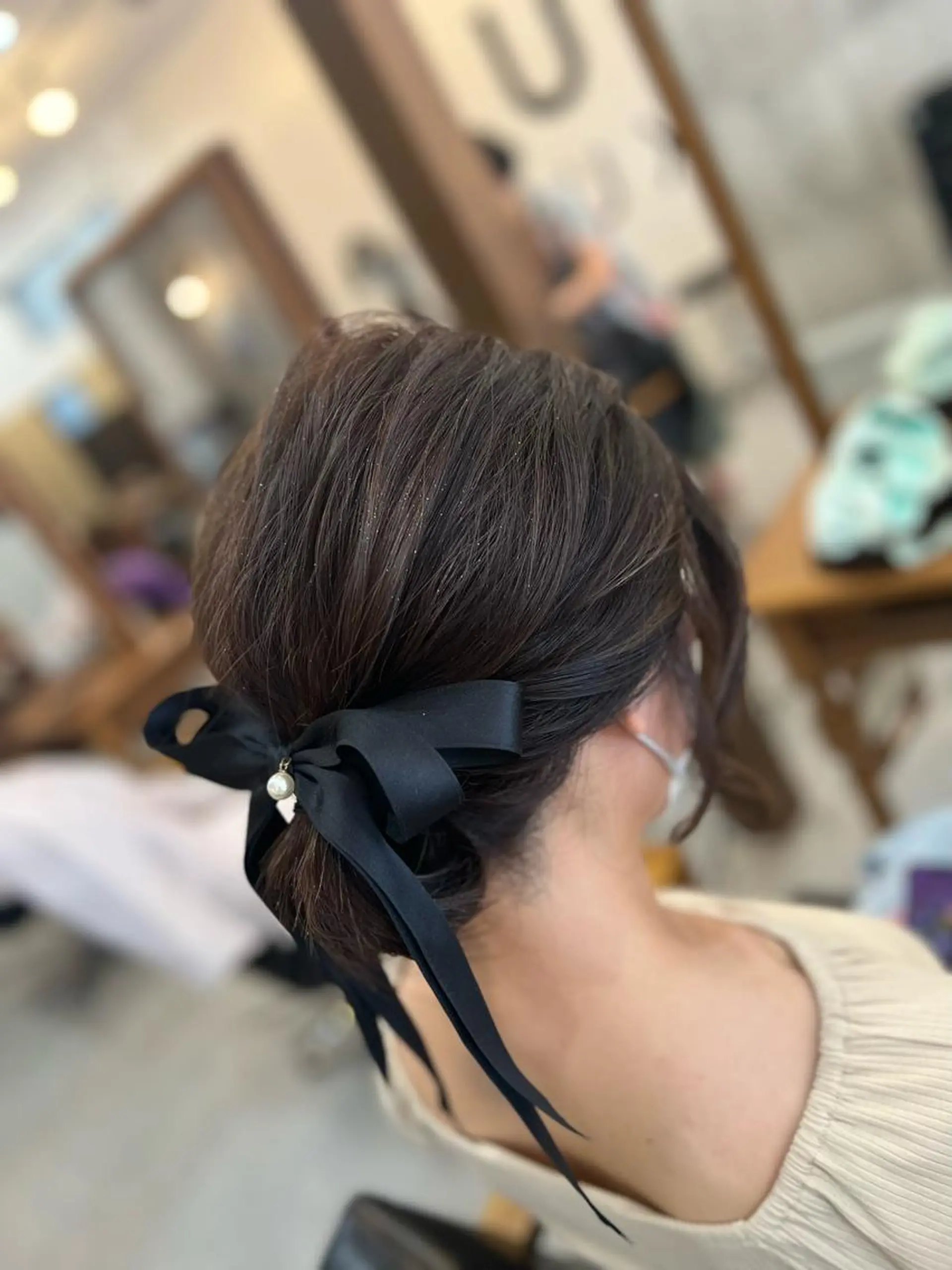 ミディアム ヘアアレンジ お団子ヘア 髪飾り ヘアセット Style Tのヘアスタイル