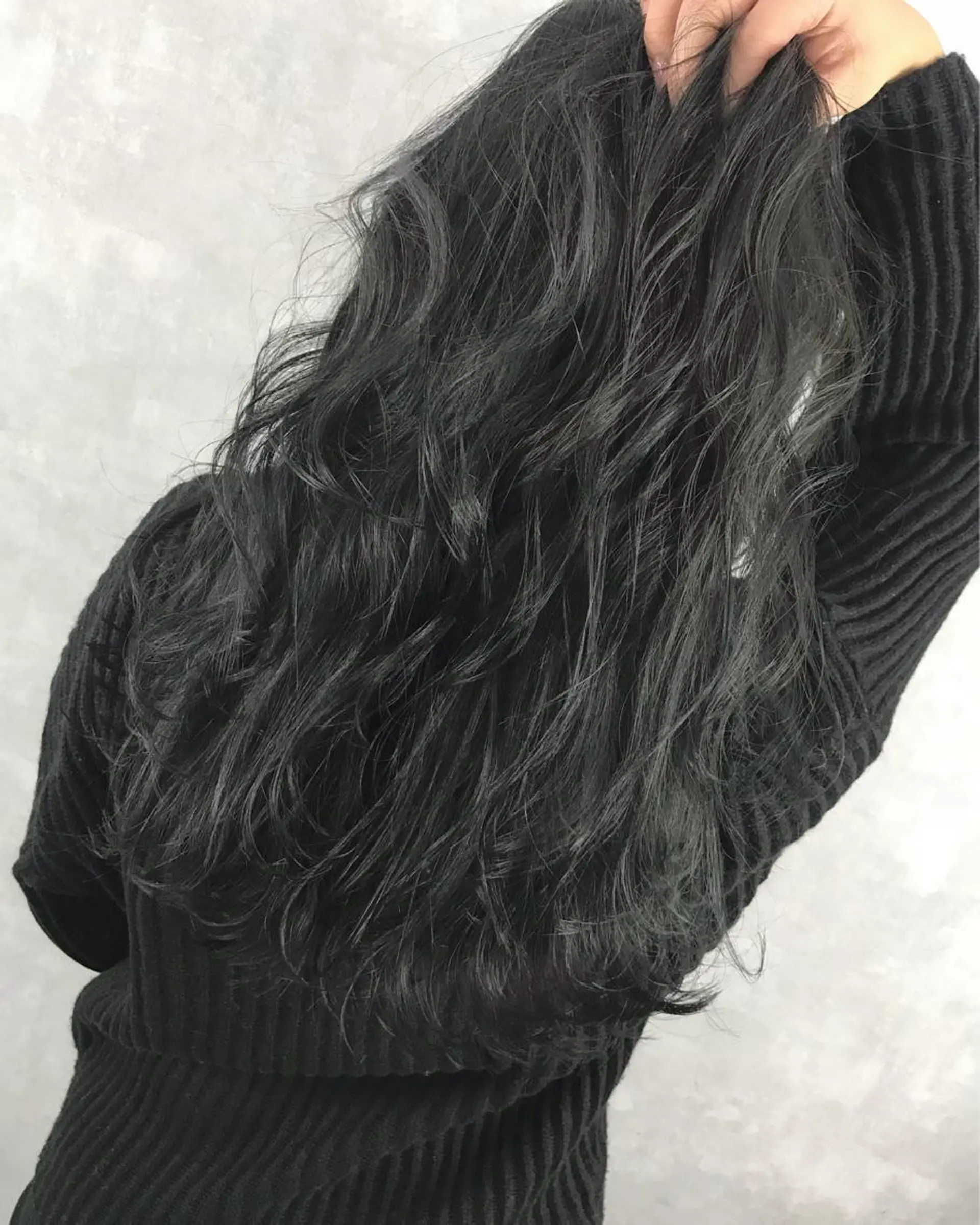 セミロング カラー ダークグレー ハイライトカラー ハイライト TOMOYAレイヤー ブリーチ縮毛矯正のヘアスタイル