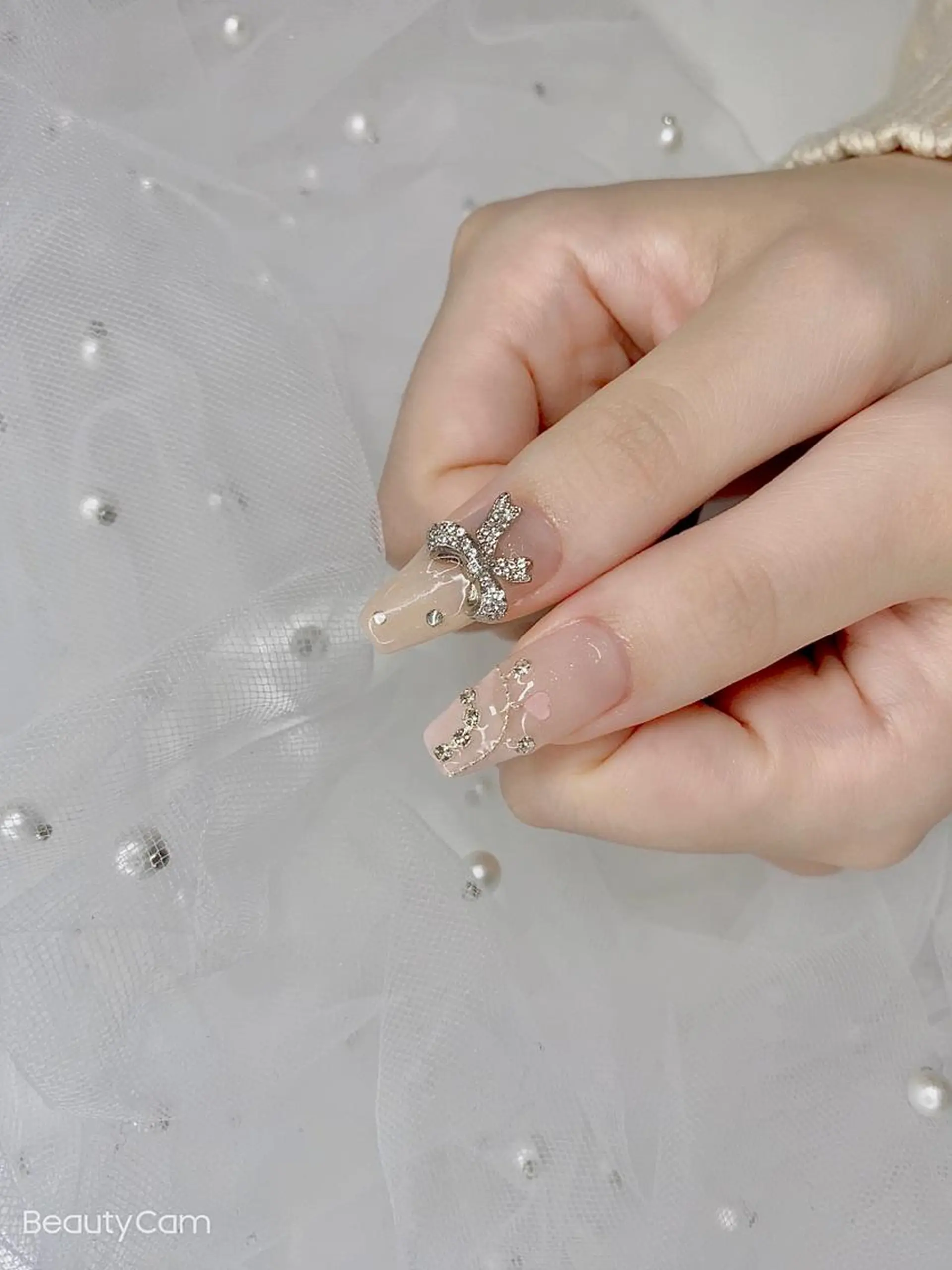 ネイル I-nailロング /ワンホン/キラキラのネイルデザイン