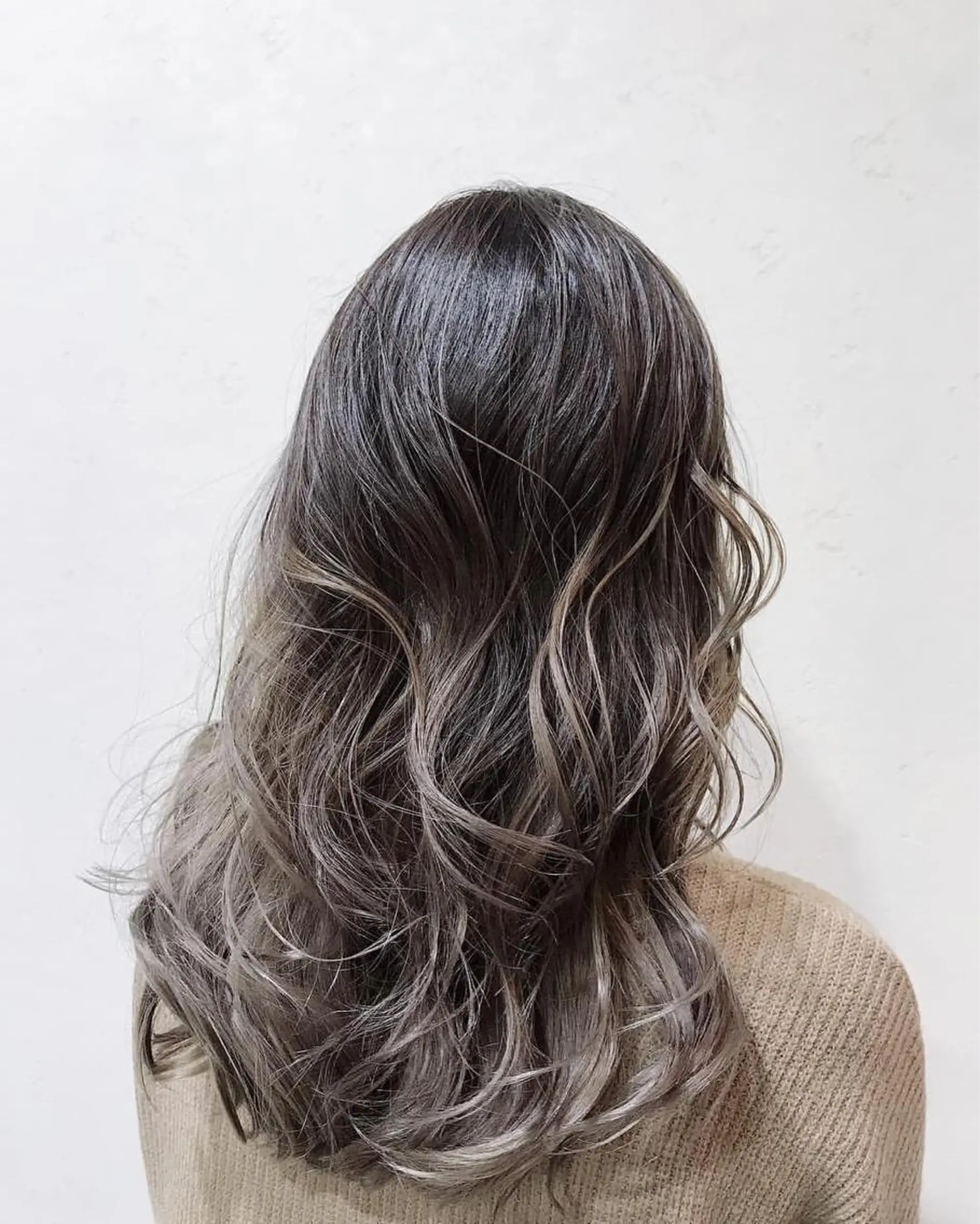 ロング カラー 天野 開のヘアスタイル