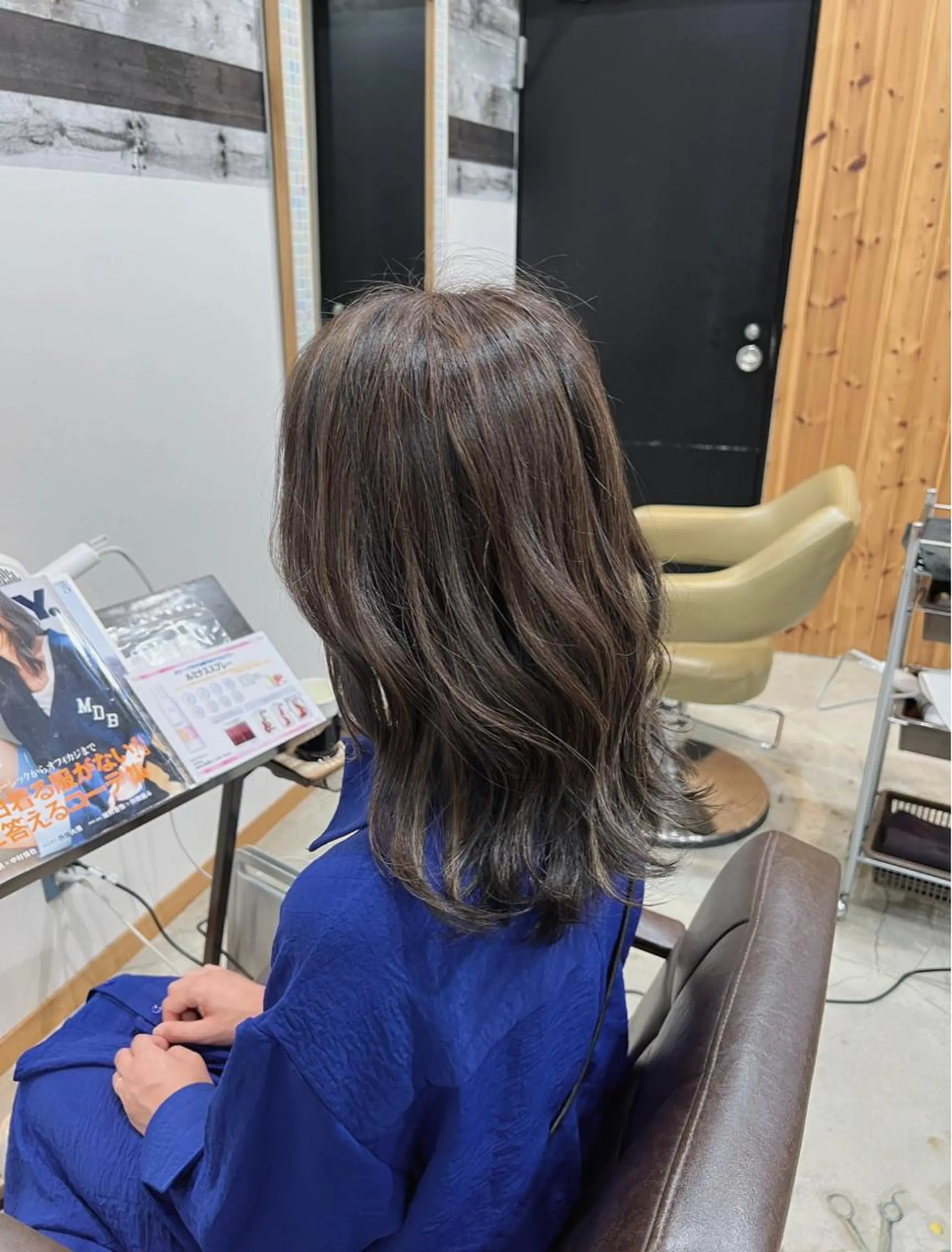 セミロング カラー ヘアアレンジ キッズ バレイヤージュ ブリーチ ケアブリーチ 透明感カラー デザインカラー カット ヘアカラー トリートメント 五反田　美容院☆張 明星☆韓国ヘアのヘアスタイル