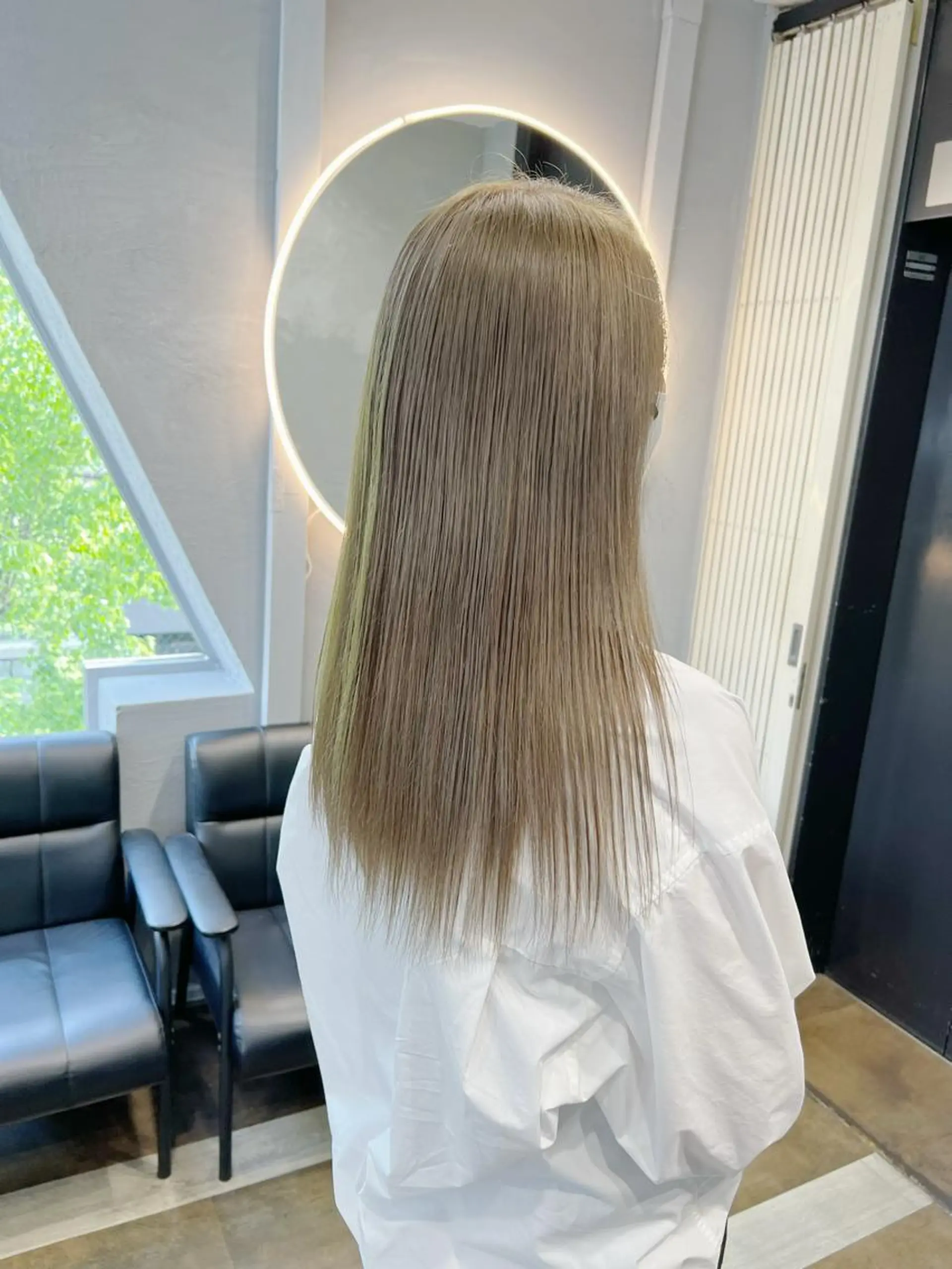 ロング ヘアカラー maya レイヤーカットのヘアスタイル