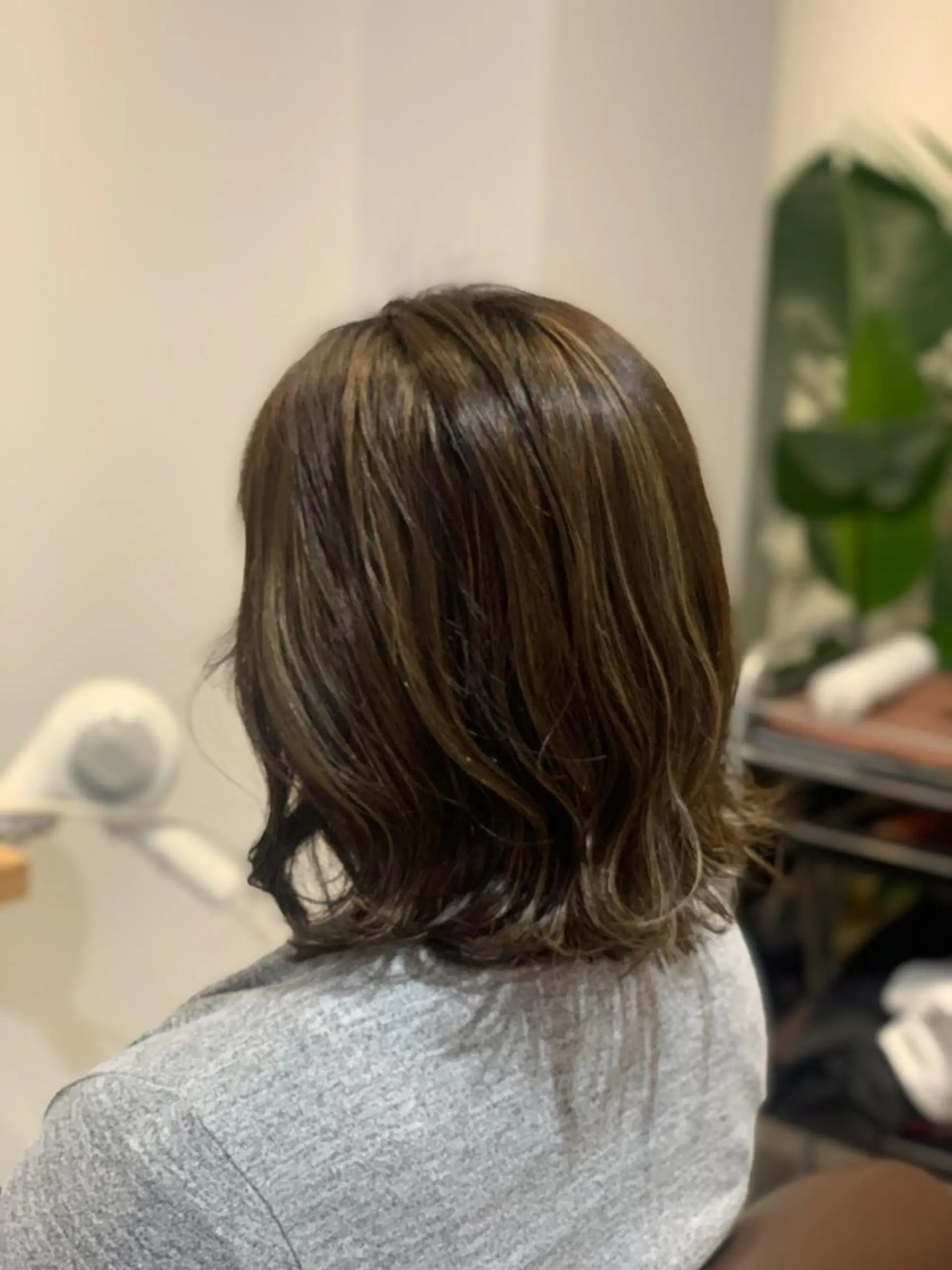 ミディアム カラー MIA 菅原のヘアスタイル