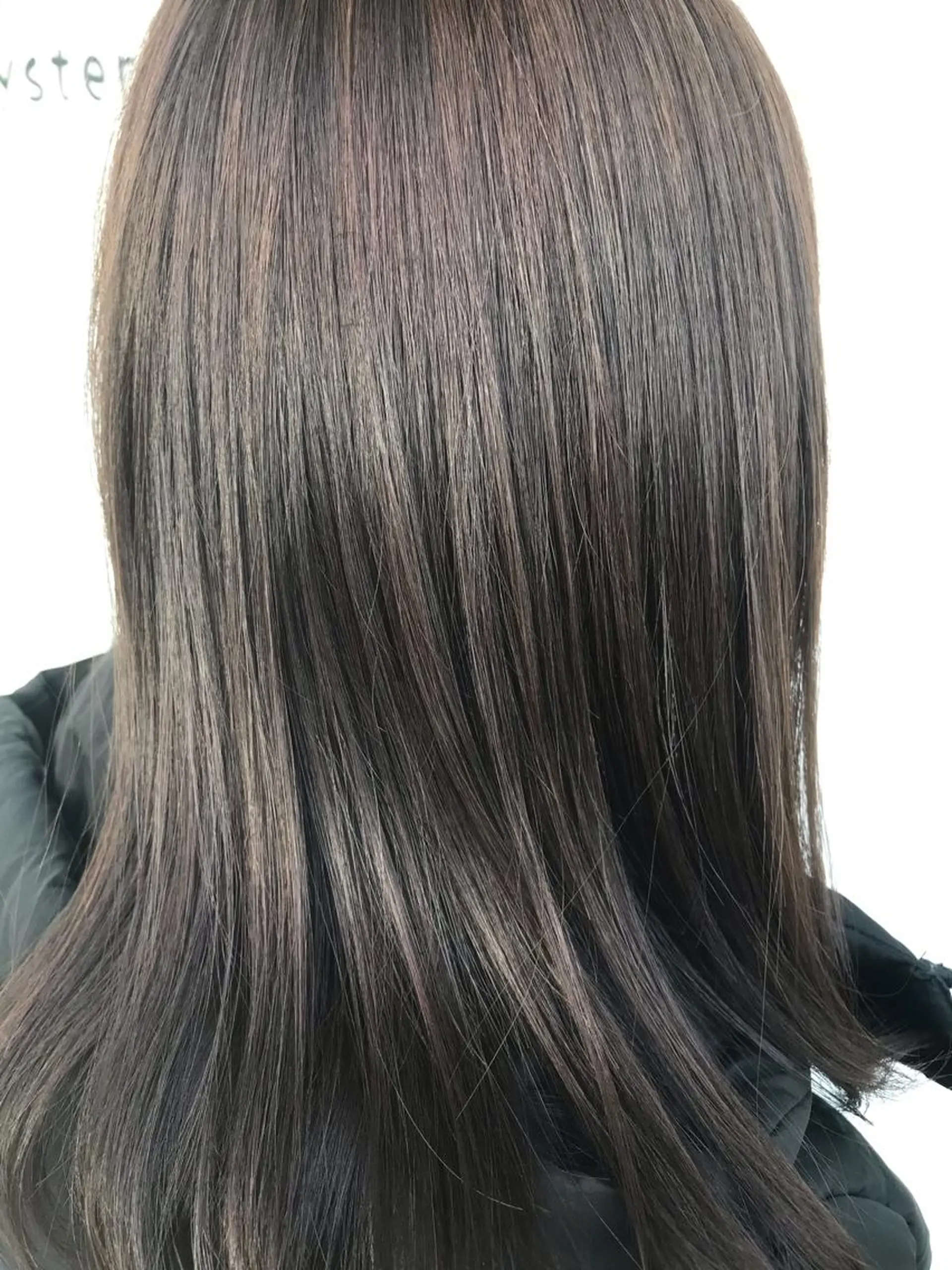 セミロング カラー 保子 祐里香のヘアスタイル