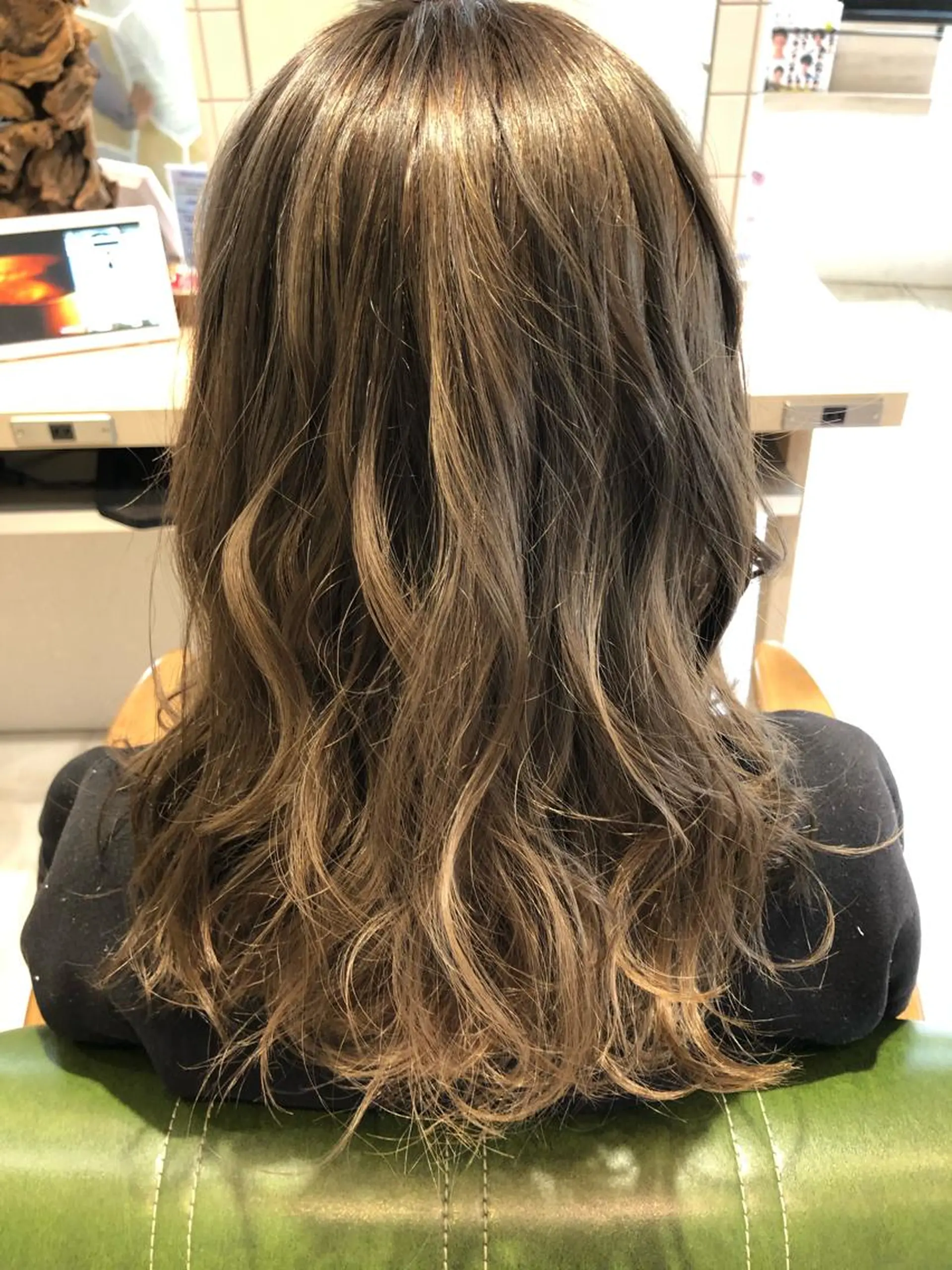 ミディアム カラー Moana by HEADLIGHT 川口店所属・川口髪質改善ウルトワ 🌈毛島健樹🌈のヘアスタイル