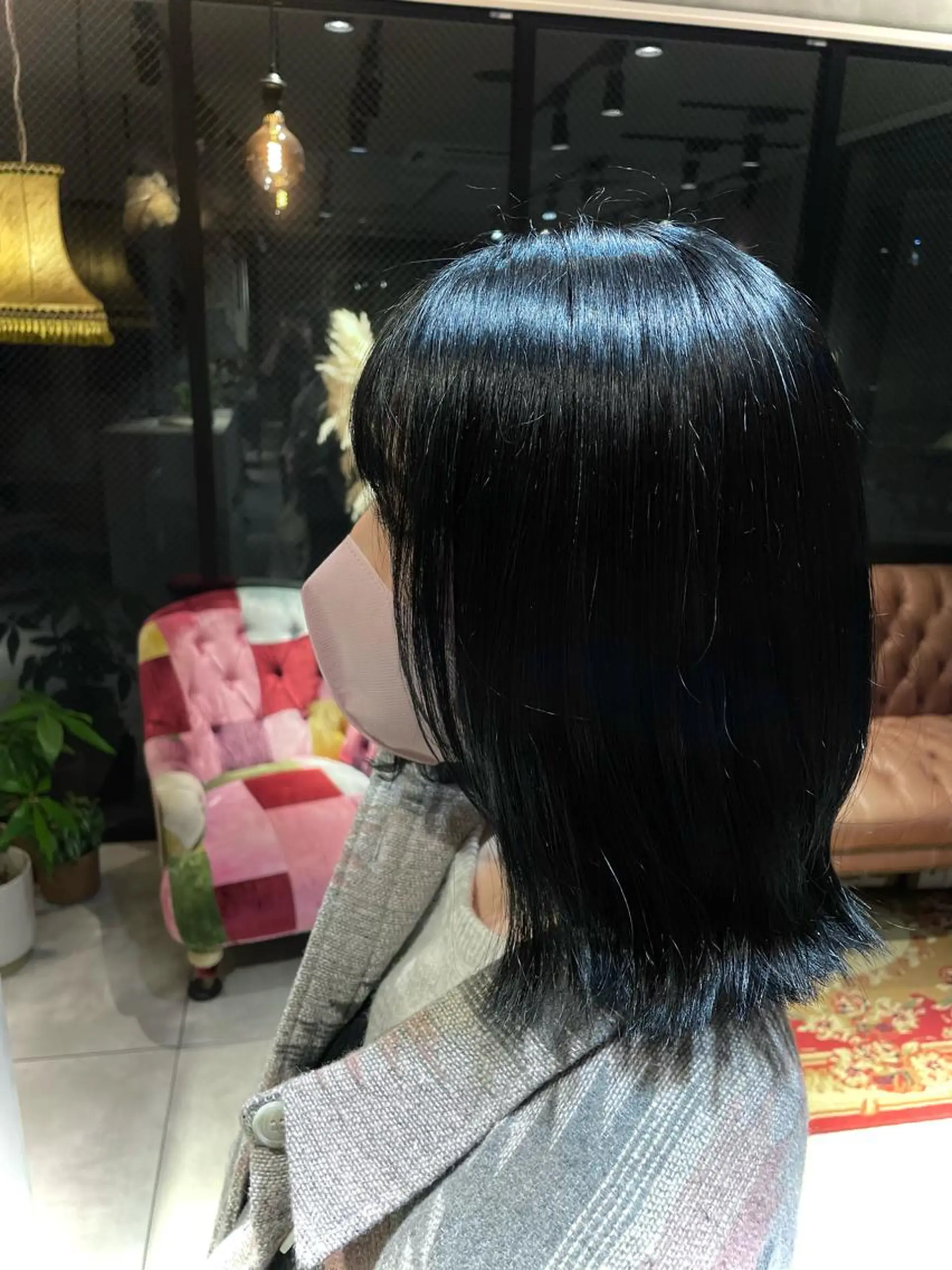 カラー 黒髪 ブルーカラー ブルーブラック 永宮 采佳のヘアスタイル