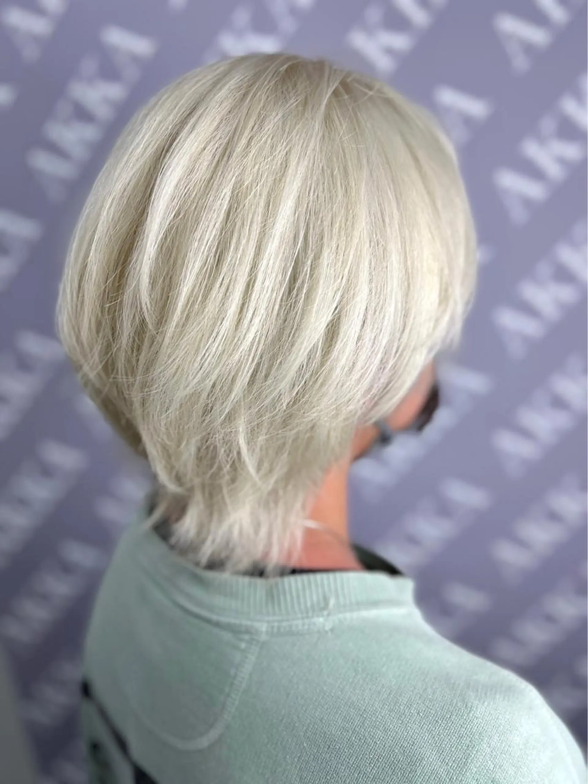 ショート CARINA /アメ村のヘアスタイル