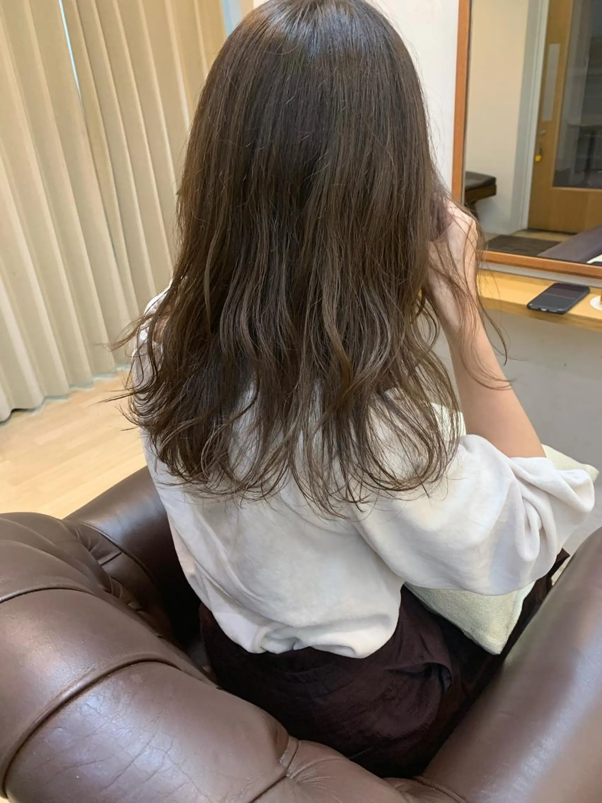 ミディアム カラー グレージュ Click所属・クニモトハルナ ボブ/柔らかカラーのヘアスタイル