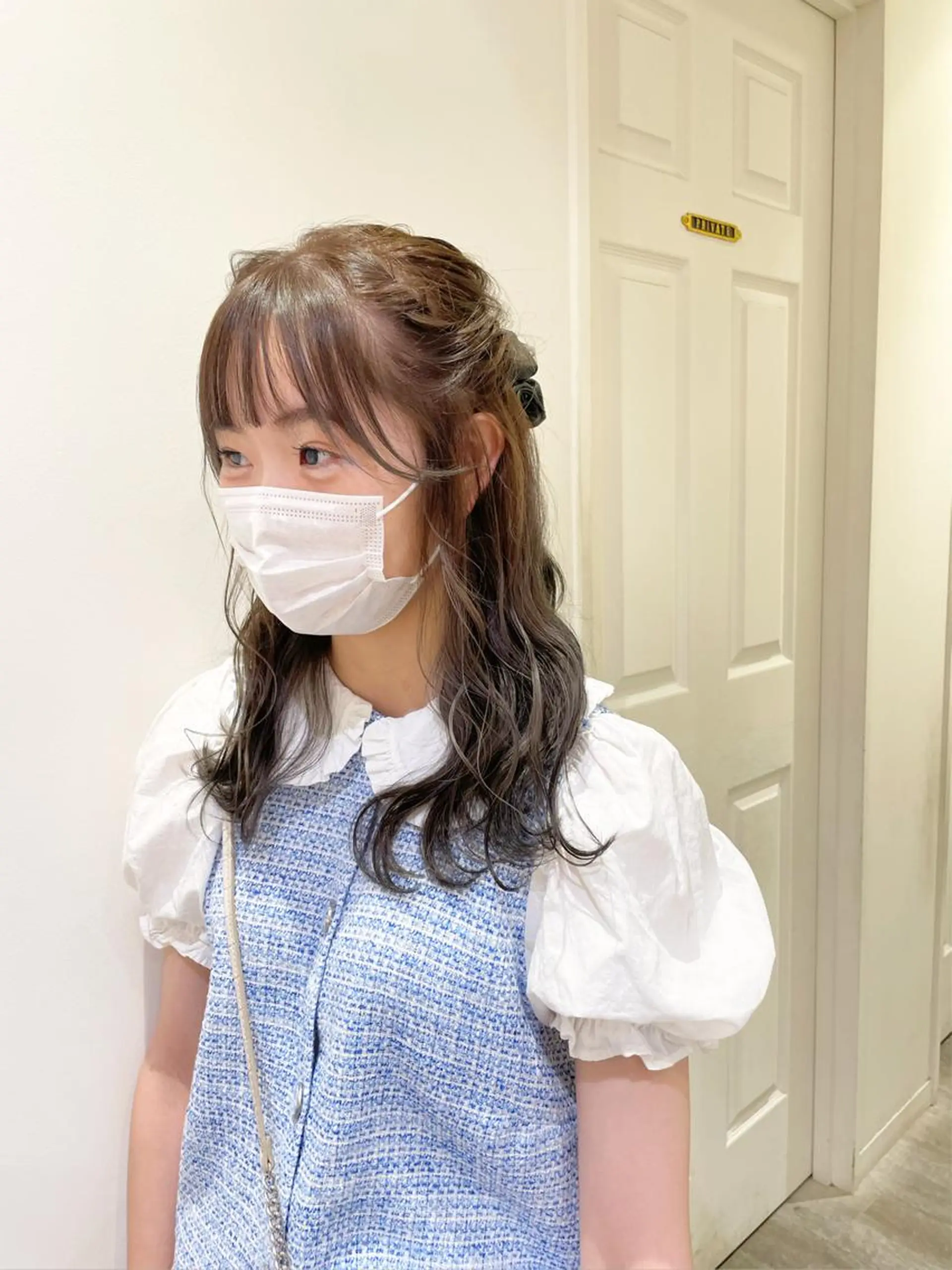 セミロング カラー ブリーチ 透明感カラー ブリーチなしカラー エクステ/ハイトーン 🐏☁️miminaのヘアスタイル