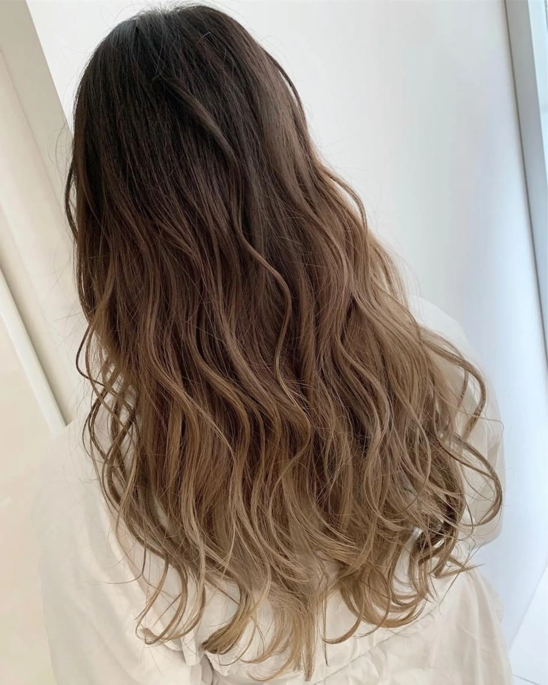 ロング カラー ベージュカラー ミルクティーベージュ 無料カットモデル募集 スタイリスト石井大夢のヘアスタイル